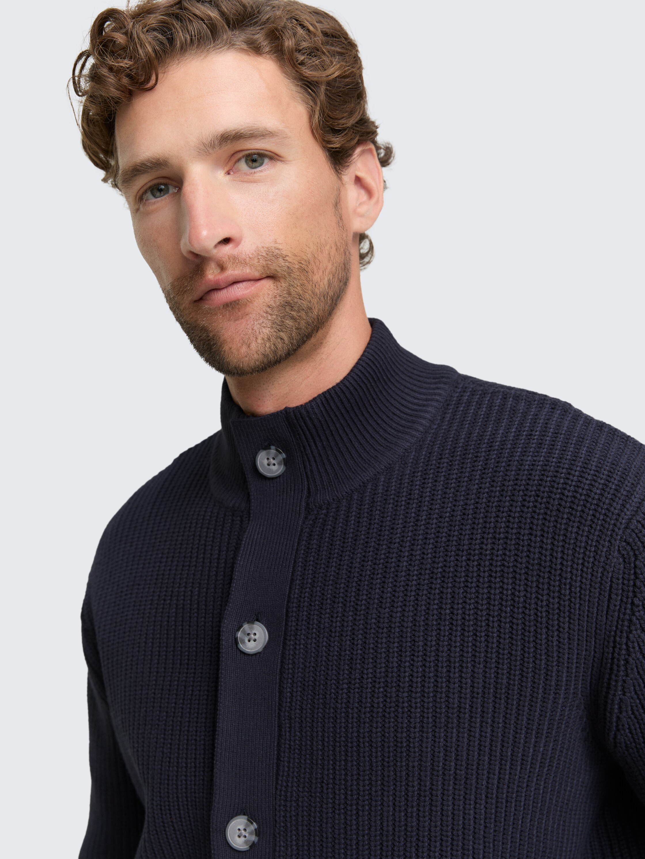 Gebreid vest met knoopsluiting - sky_captain_blue_1 - 