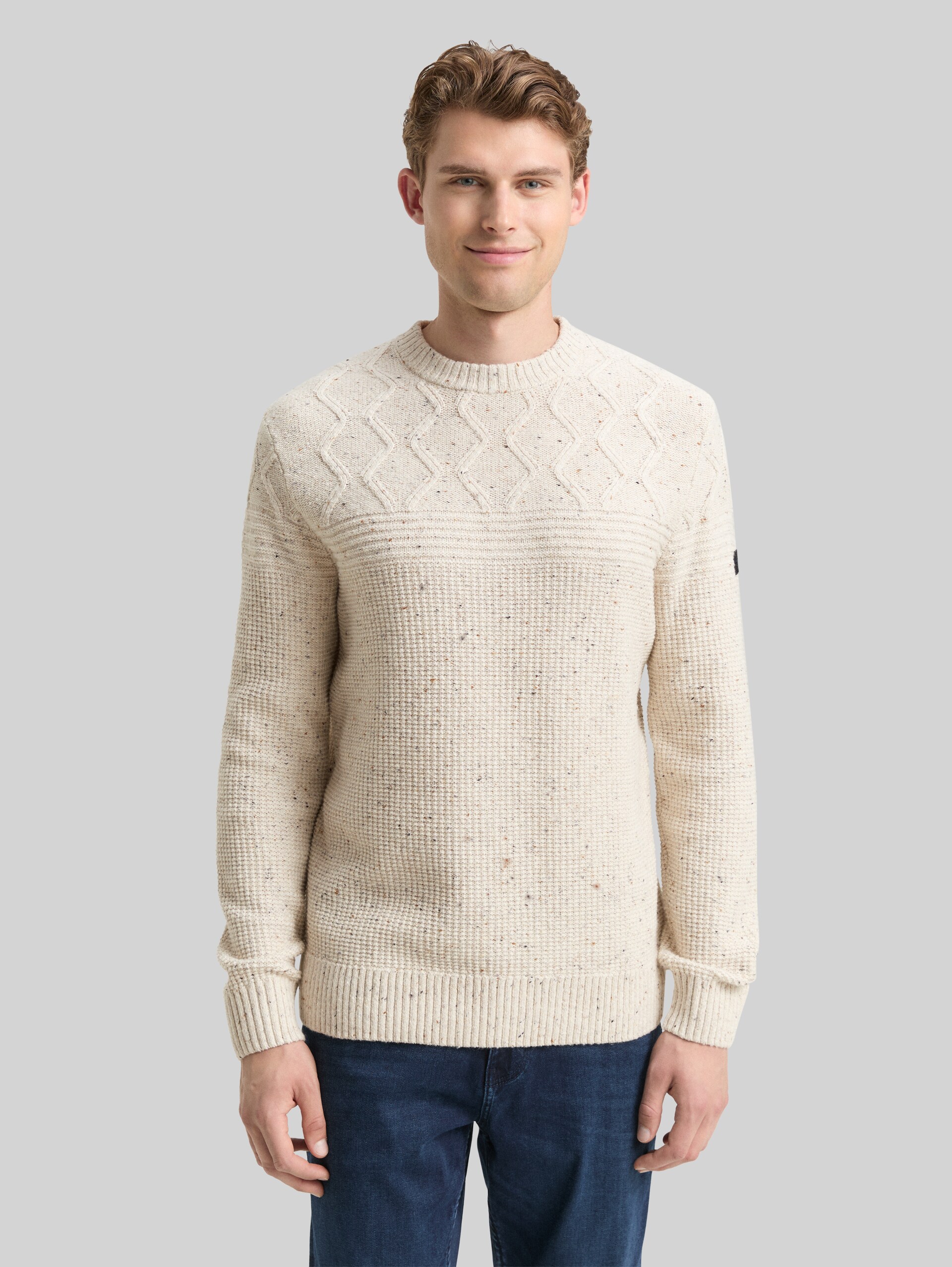 Knitted jumper with mixed textures - offwhite melange multi neps - Neckline model front view