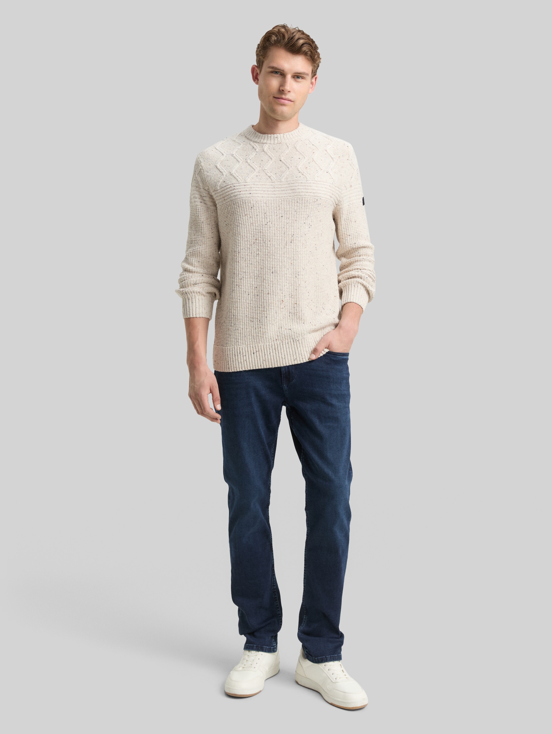 Knitted jumper with mixed textures - offwhite melange multi neps - Model front view