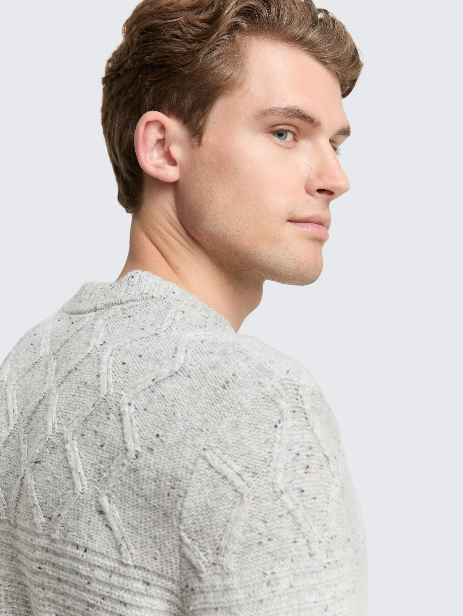 Strickpullover mit Strukturmix - grey melange multi neps - Detail-Model-Ansicht
