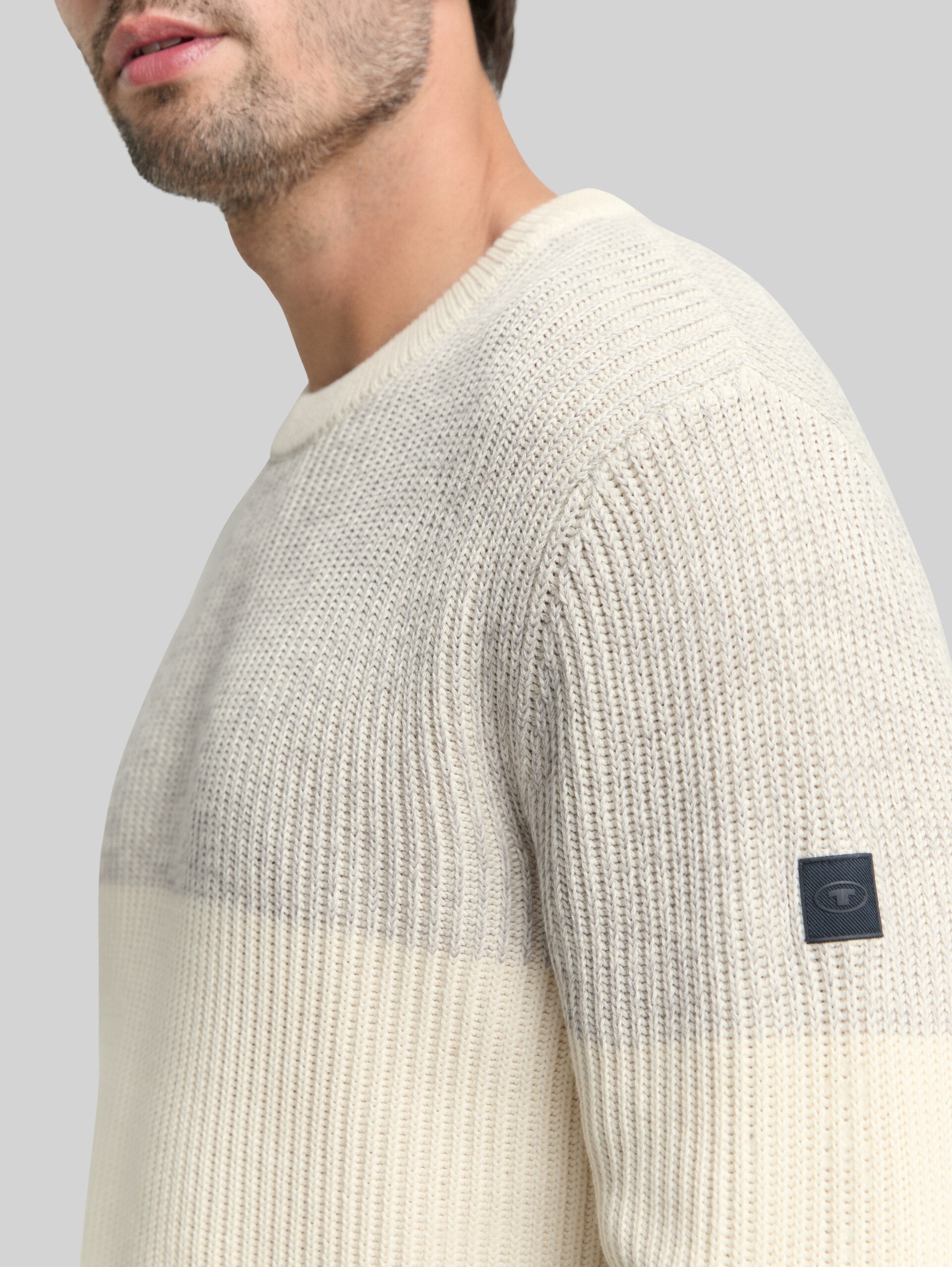 Knitted jumper - offwhite grey plated mouline - Detail model view