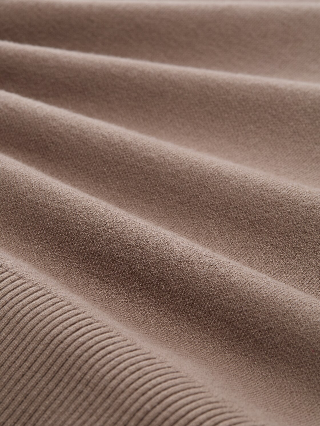 Oversize Strickpullover - taupe grey - Detail-Model-Ansicht