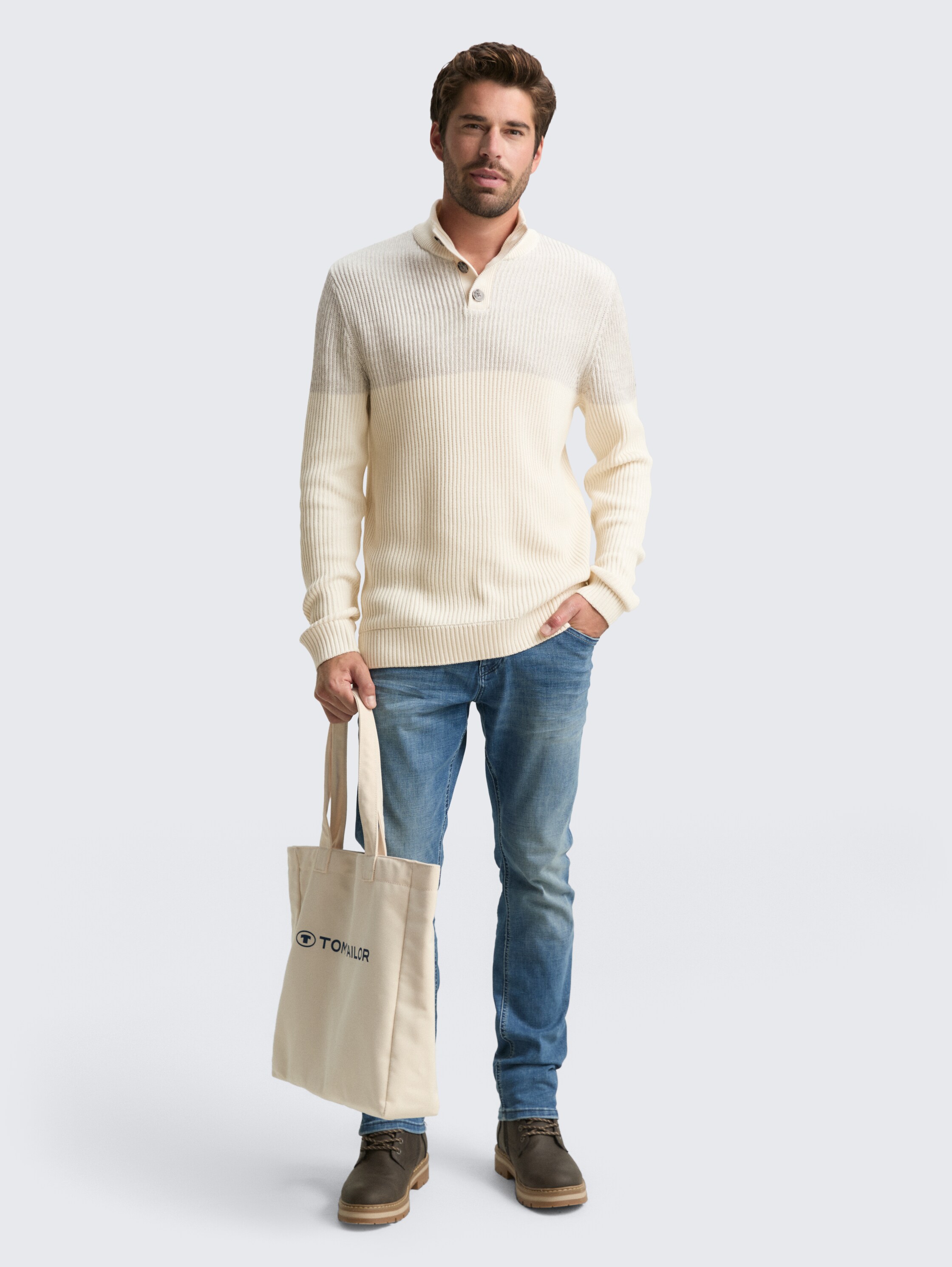 Troyer Strickpullover mit Knopfleiste - offwhite grey plated mouline - Model-Vorderansicht