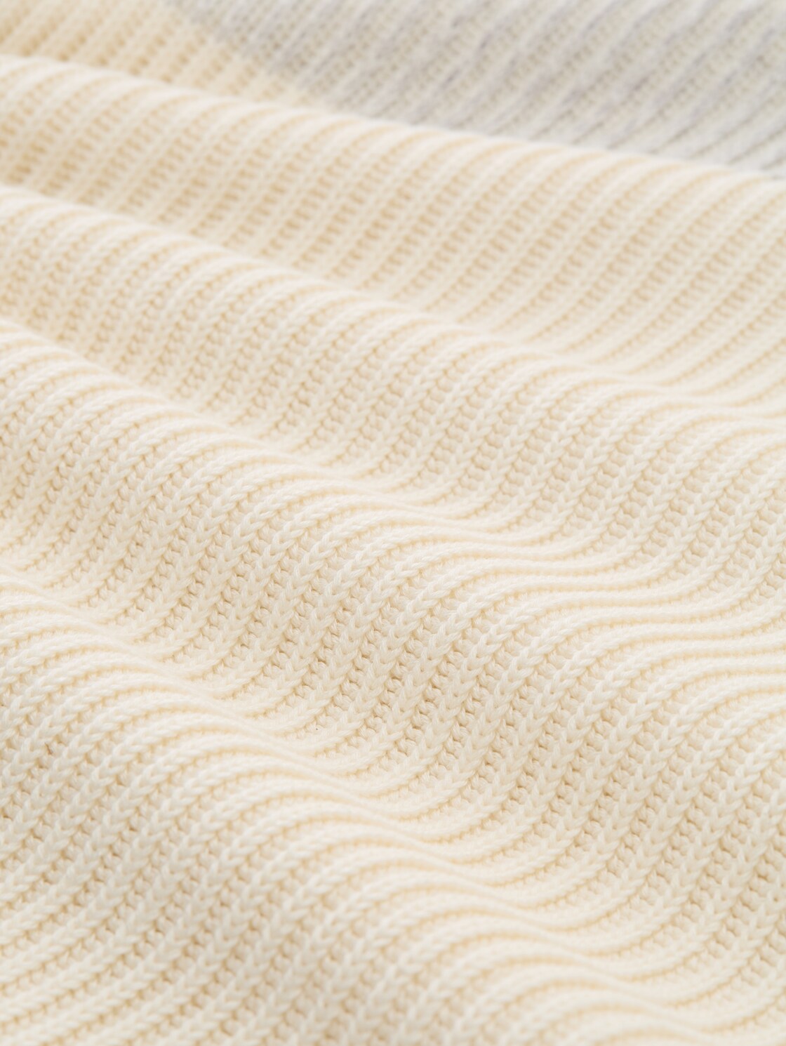 Troyer knitted jumper with button placket - offwhite grey plated mouline - Material view