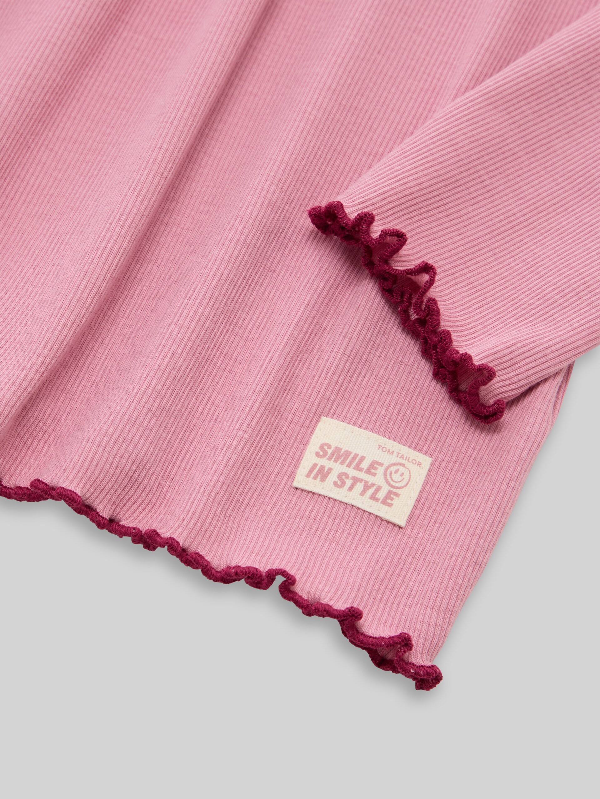Basic ribbed long-sleeved shirt - soft tulip - Detail model view
