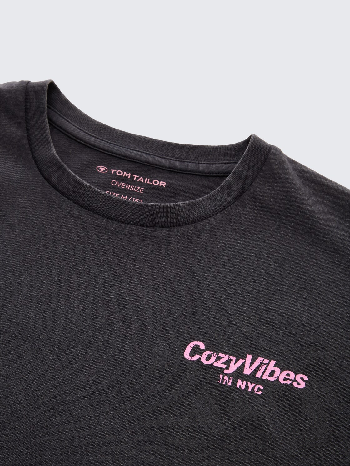 Oversize T-Shirt mit Rückenprint - heavy black - Detail-Model-Ansicht