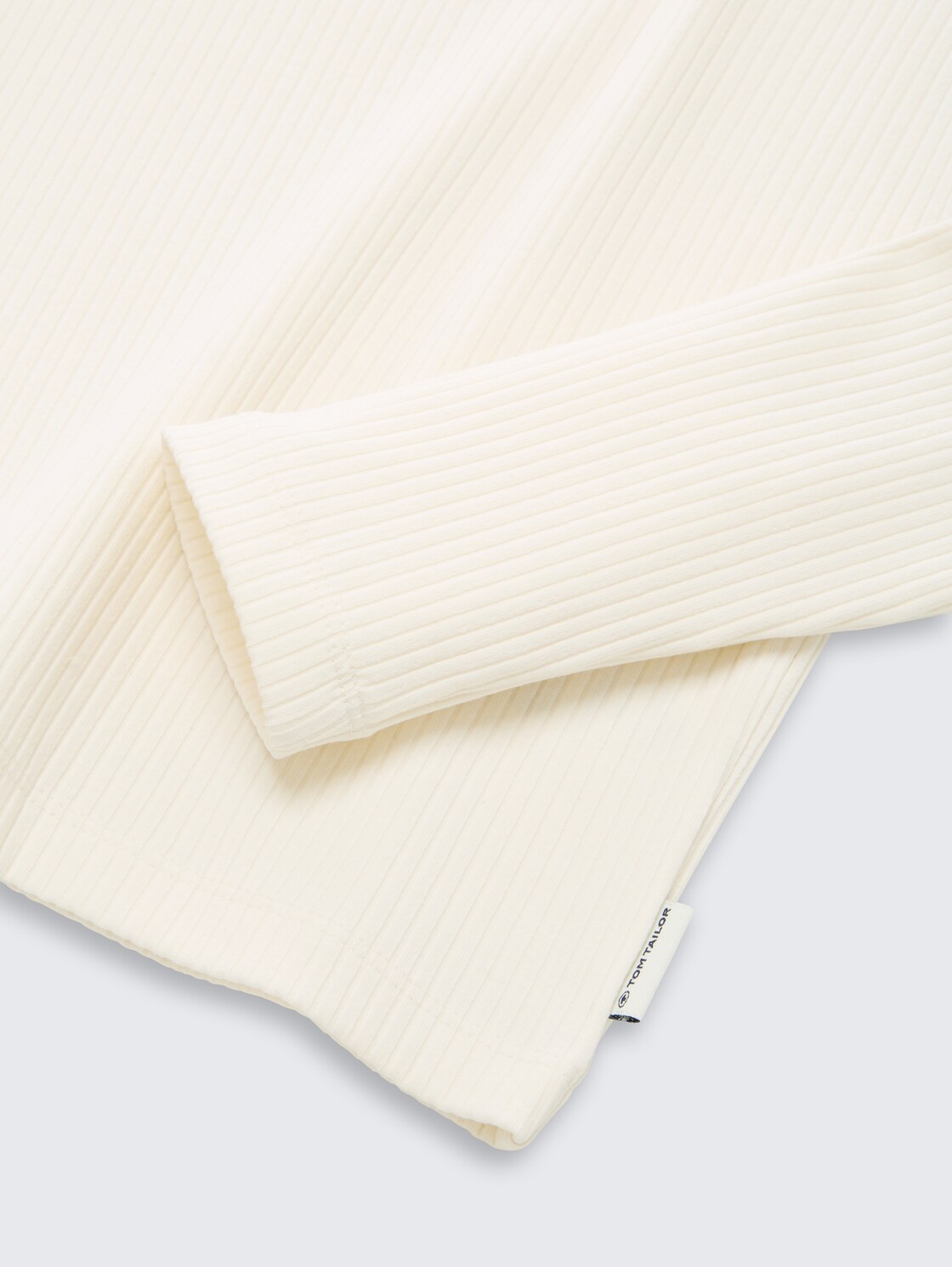 Ripp Langarmshirt mit Stehkragen - Wool White - Detail-Model-Ansicht