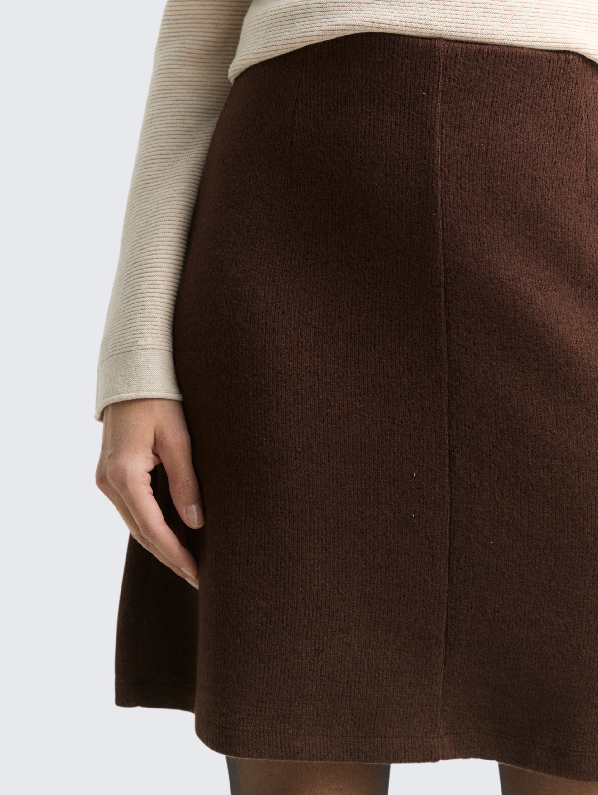 Cosy Rock in Melange-Optik - dark pecan brown melange - Detail-Model-Ansicht