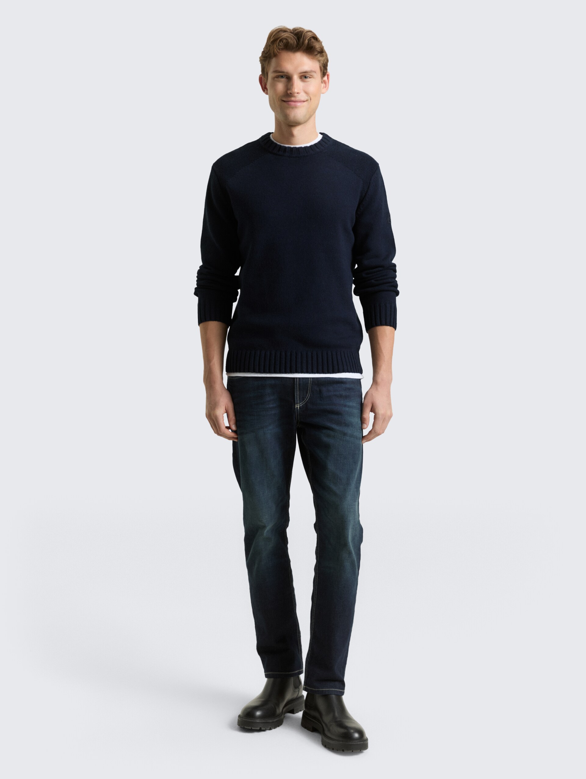 Strickpullover mit Ripp-Details - Knitted Navy Melange - Model-Vorderansicht