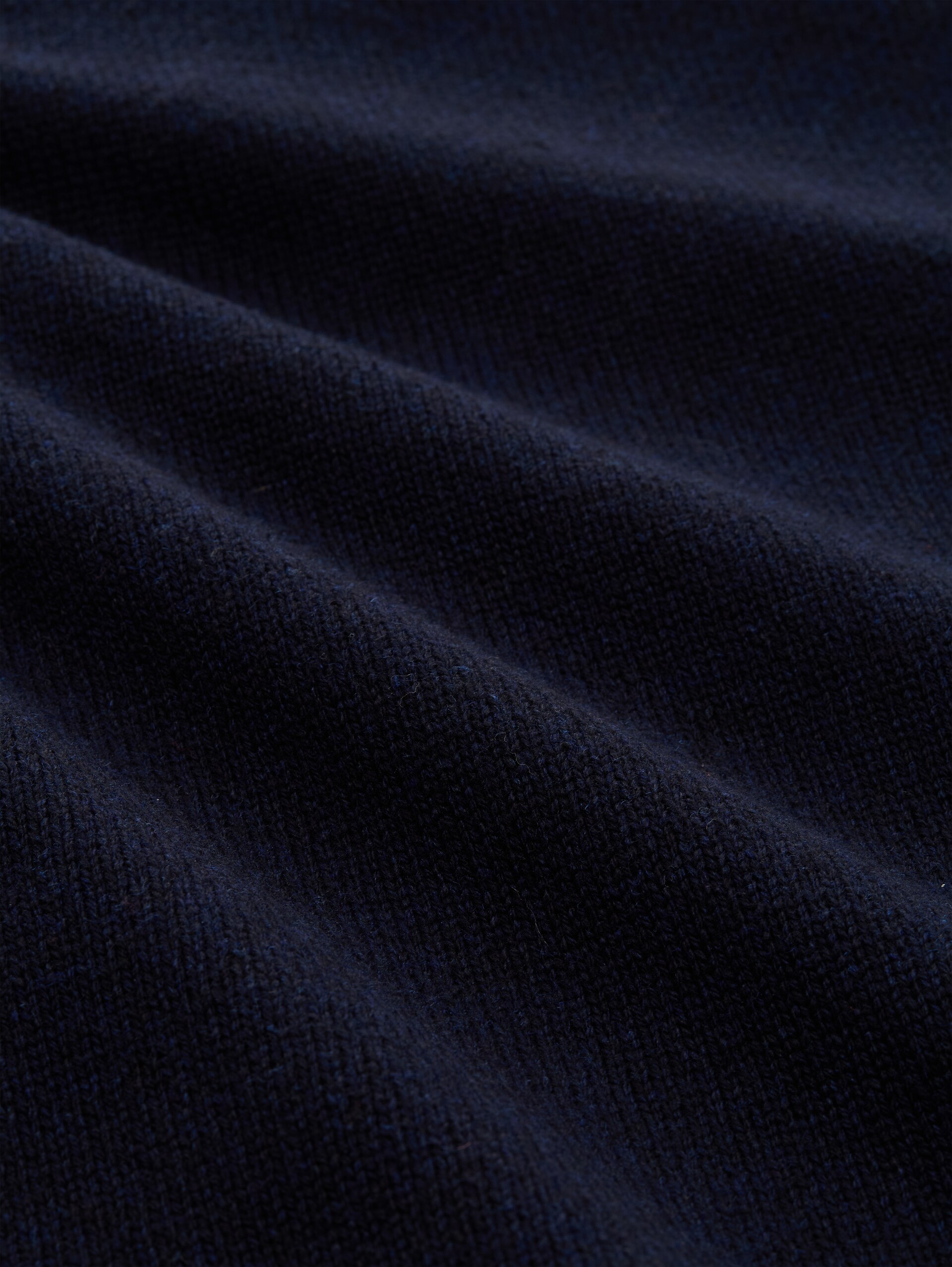 Strickpullover mit Ripp-Details - Knitted Navy Melange - Material-Ansicht