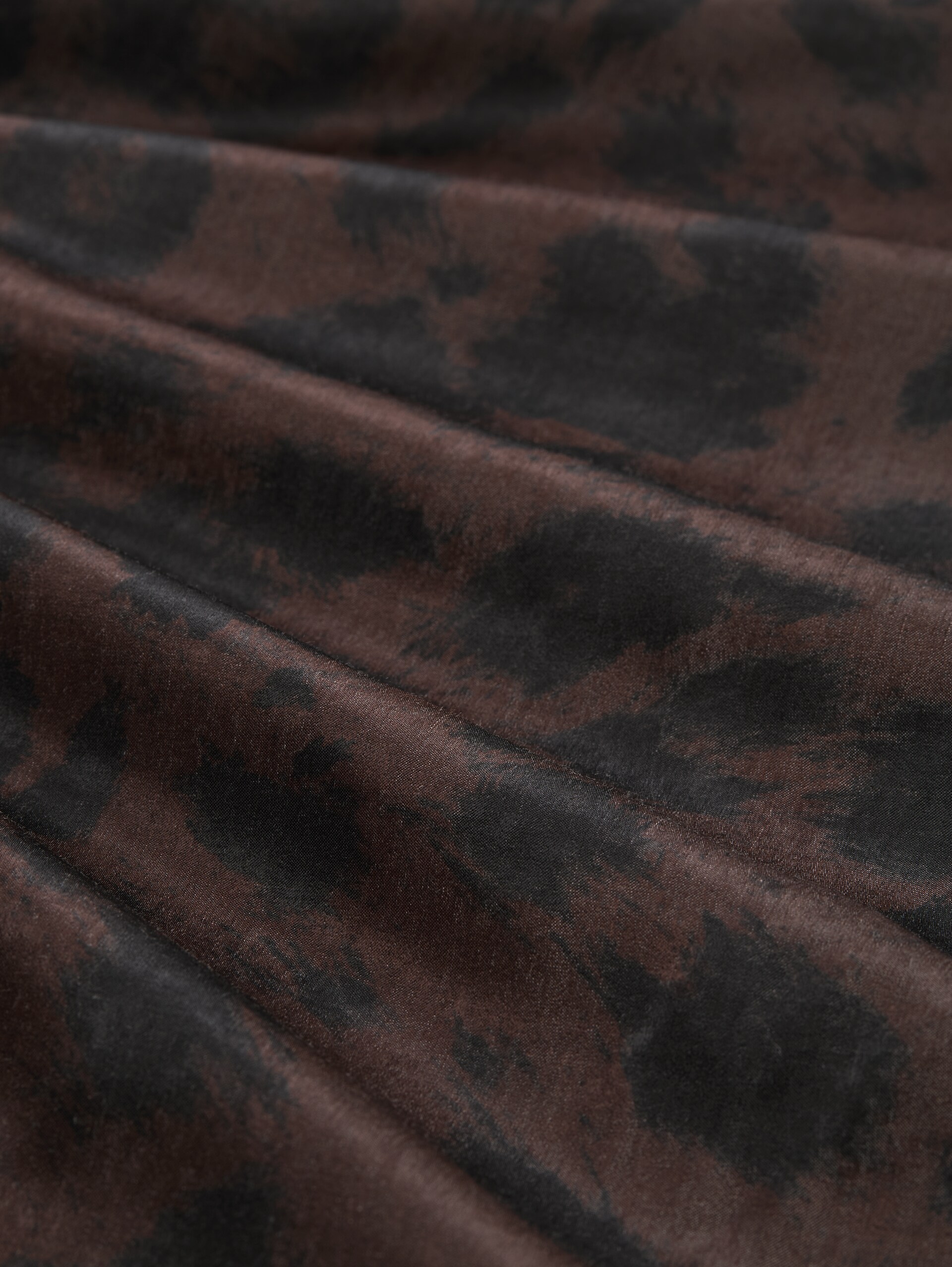 Satin Midi-Rock - brown black big leo print - Material-Ansicht