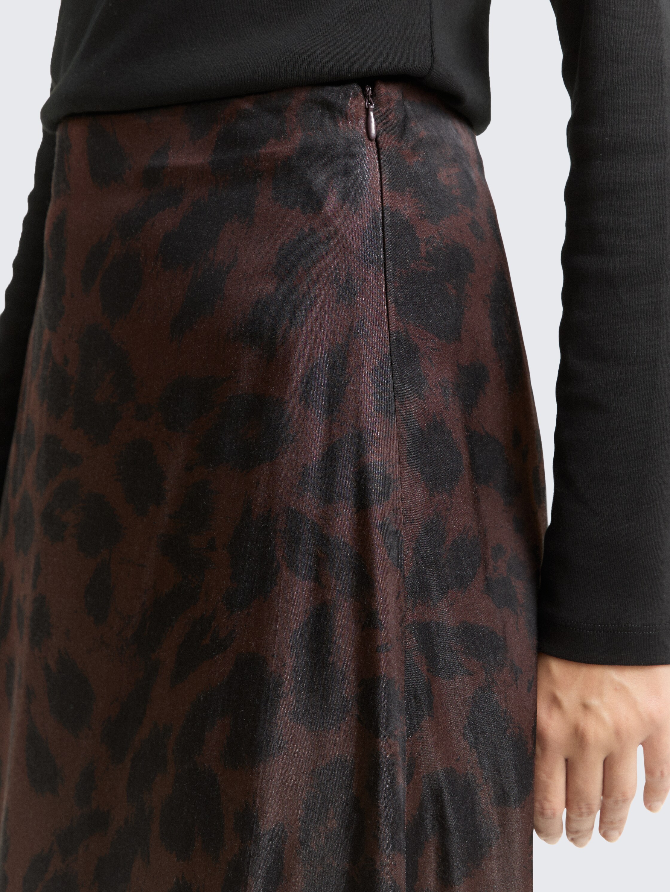 Satijnen midi-rok - brown_black_big_leo_print - 
