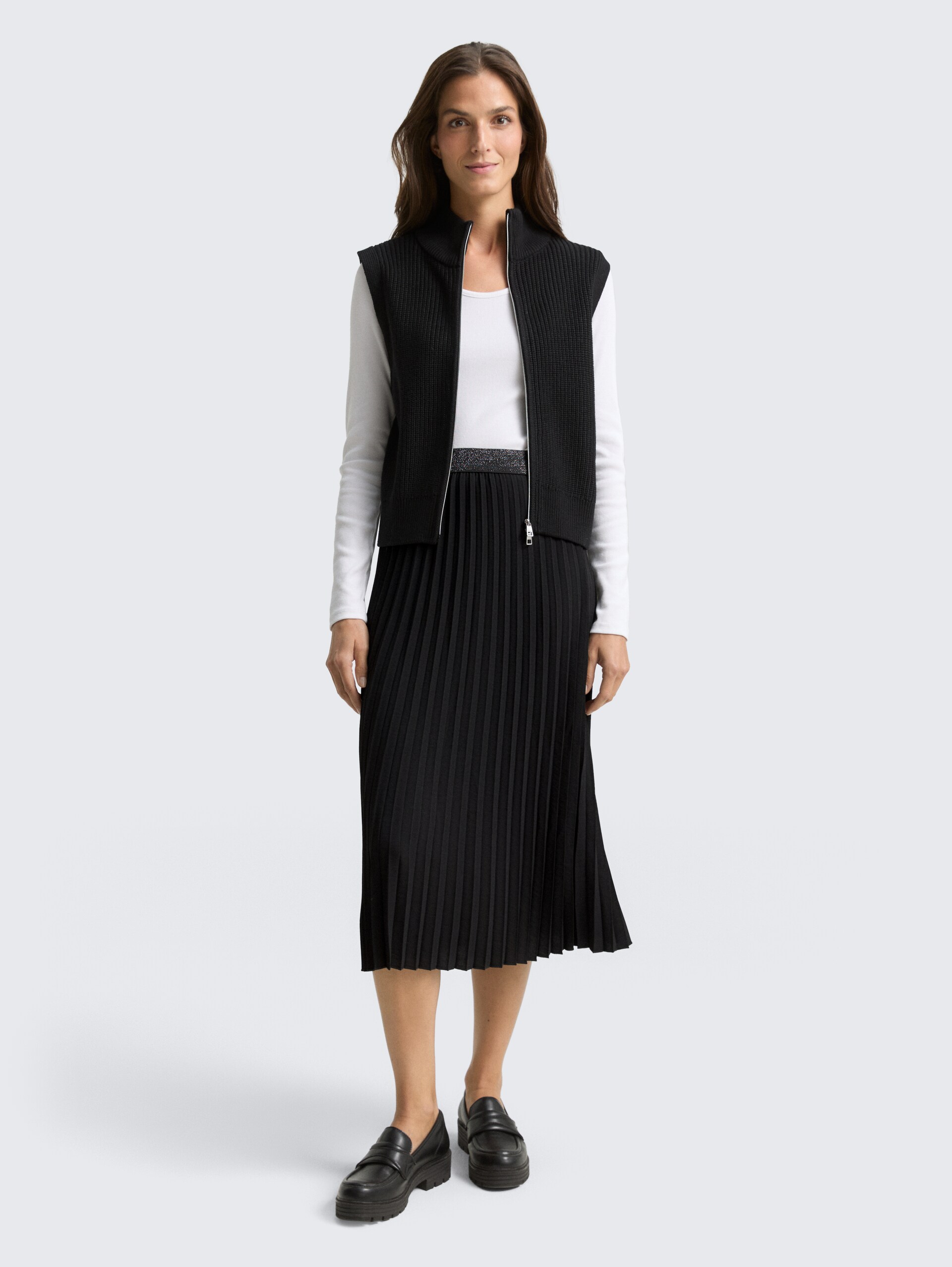 Plissee Midi-Rock mit Glitzer-Detail - deep black - Model-Vorderansicht