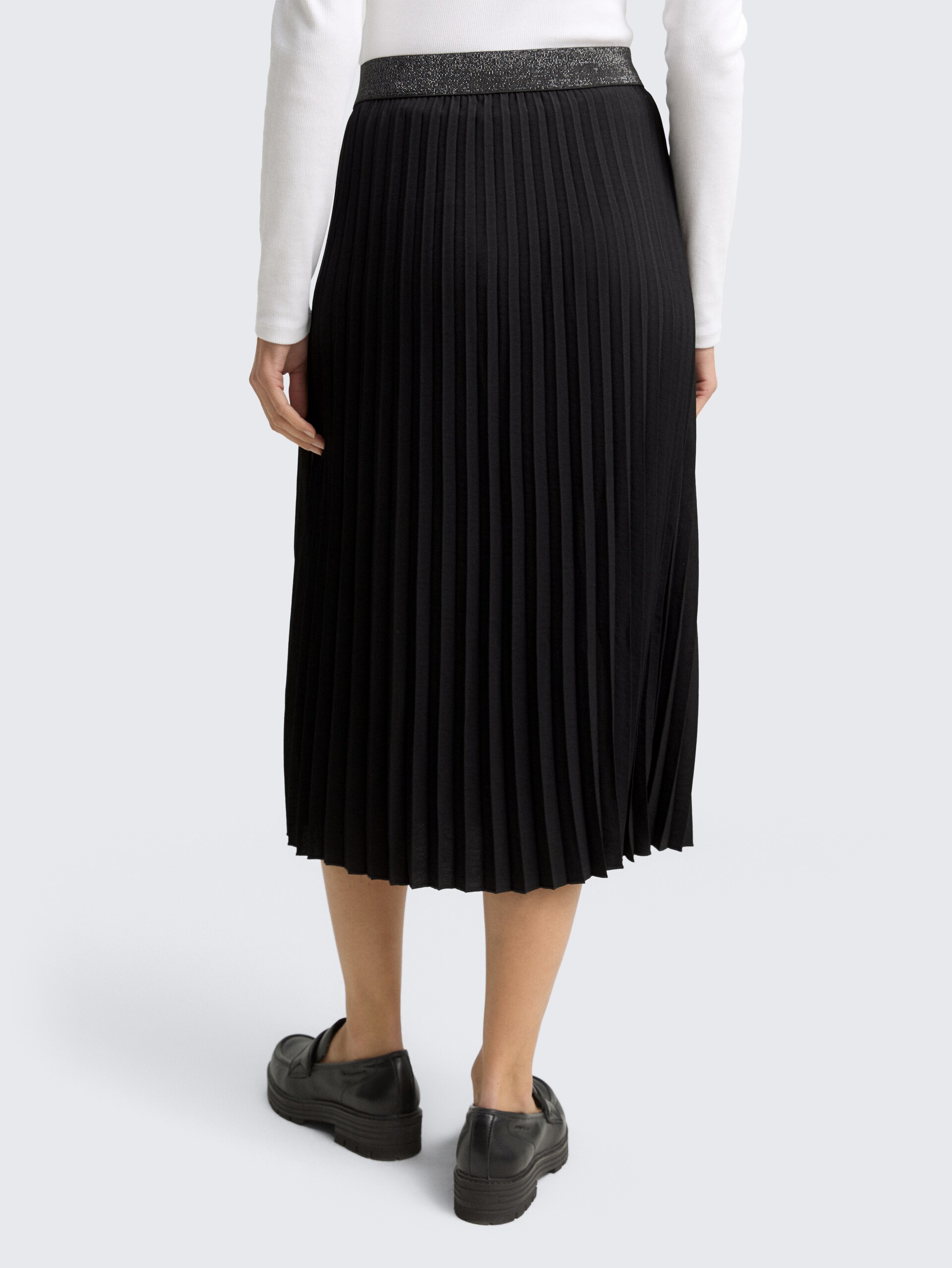 Plissee Midi-Rock mit Glitzer-Detail - deep black - Auschnitt Model-Rückansicht