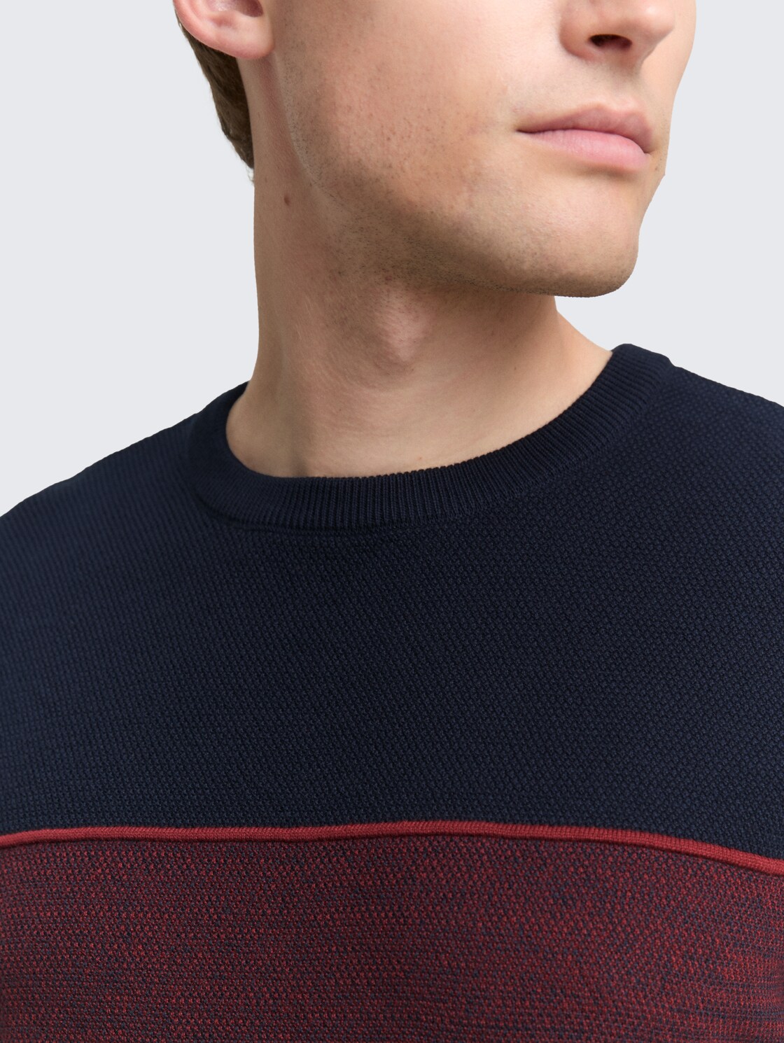 Strickpullover mit Colour Blocking - navy red white stripe - Detail-Model-Ansicht