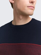 Pull en maille avec colour blocking - navy red white stripe - Vue détaillée du modèle