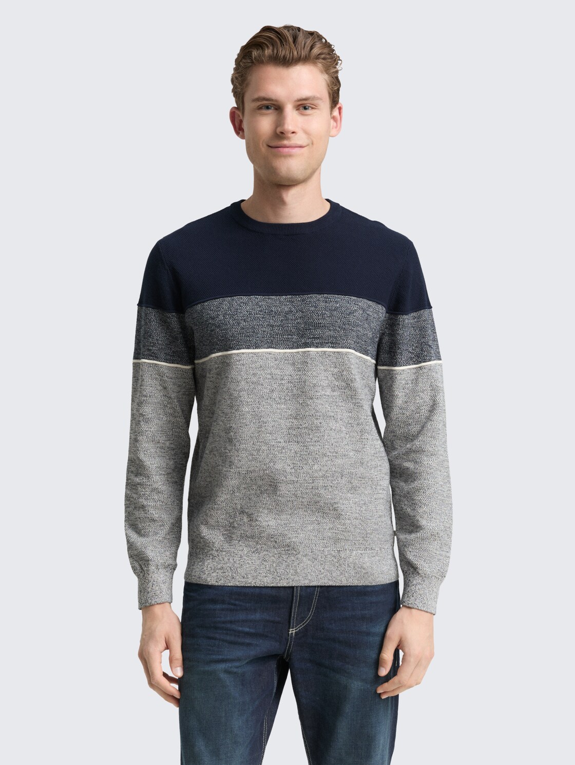 Strickpullover mit Colour Blocking - navy offwhite white stripe - Ausschnitt Model-Vorderansicht