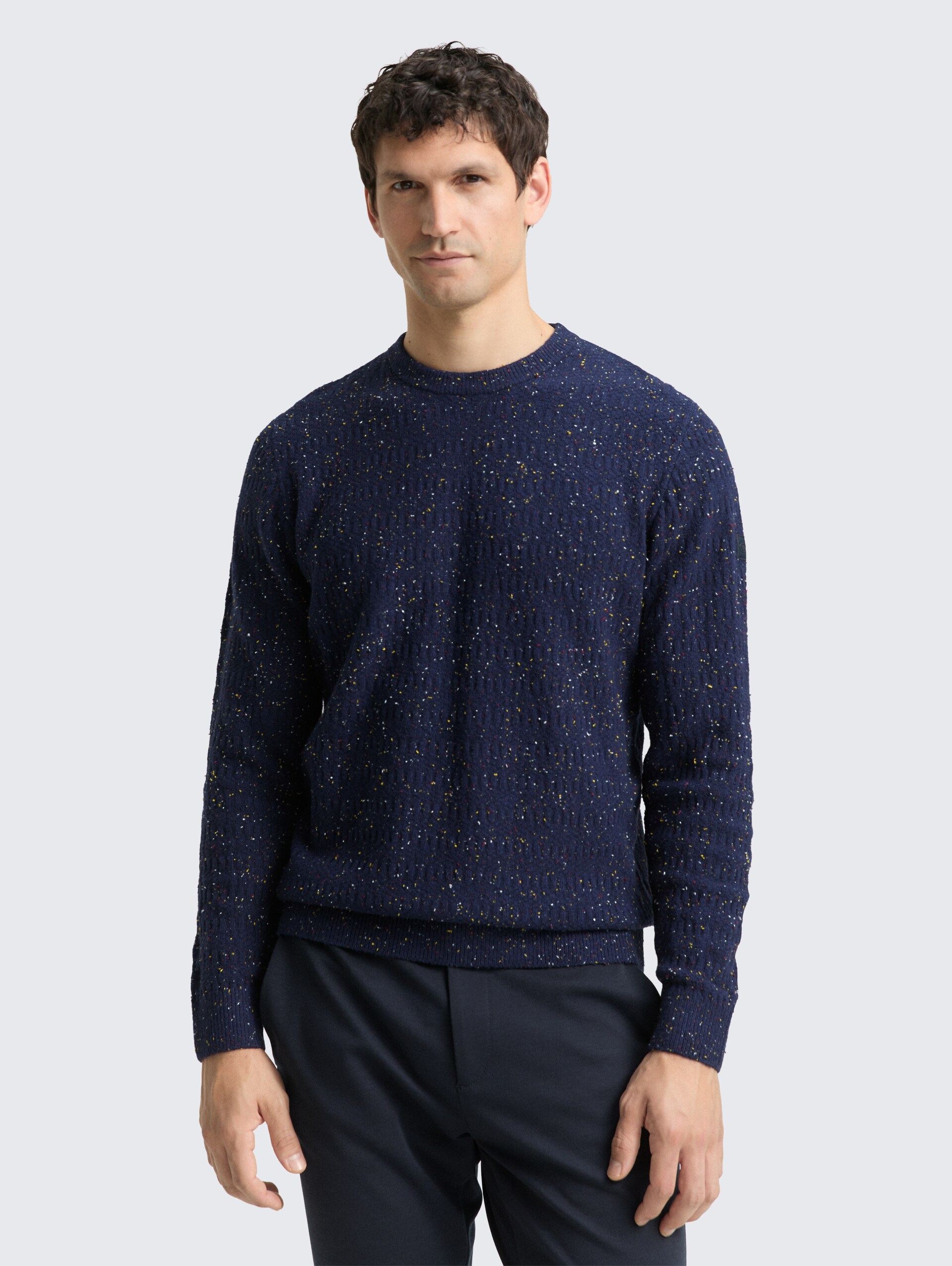 Strickpullover mit Rundhalsausschnitt - navy multicolor neps - Ausschnitt Model-Vorderansicht