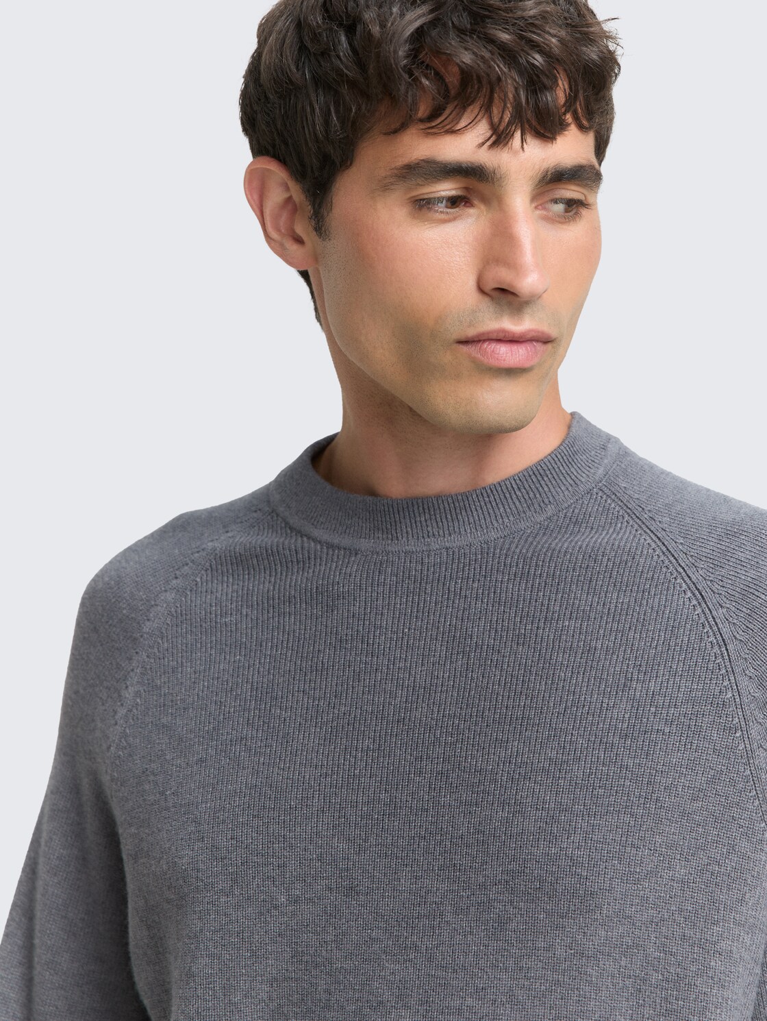 Strickpullover mit Wollanteil - classic dark grey melange - Detail-Model-Ansicht