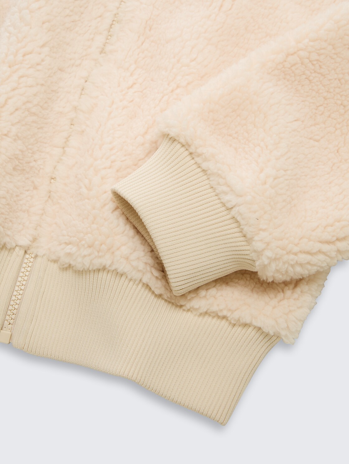 Cropped Teddy Jacke mit Fleece - cloudy beige - Detail-Model-Ansicht