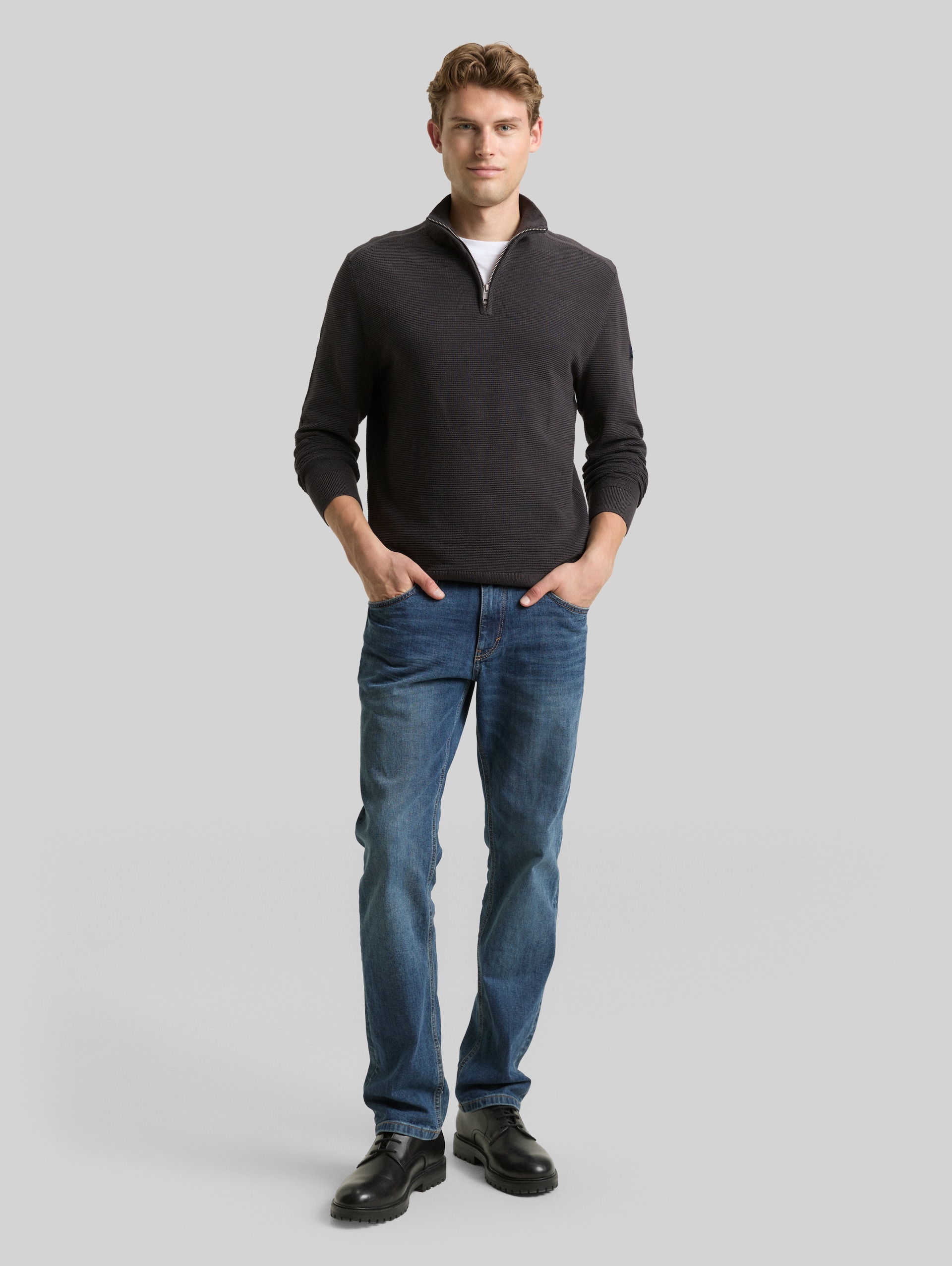 Cotton troyer knit jumper - Tarmac Grey - Model front view