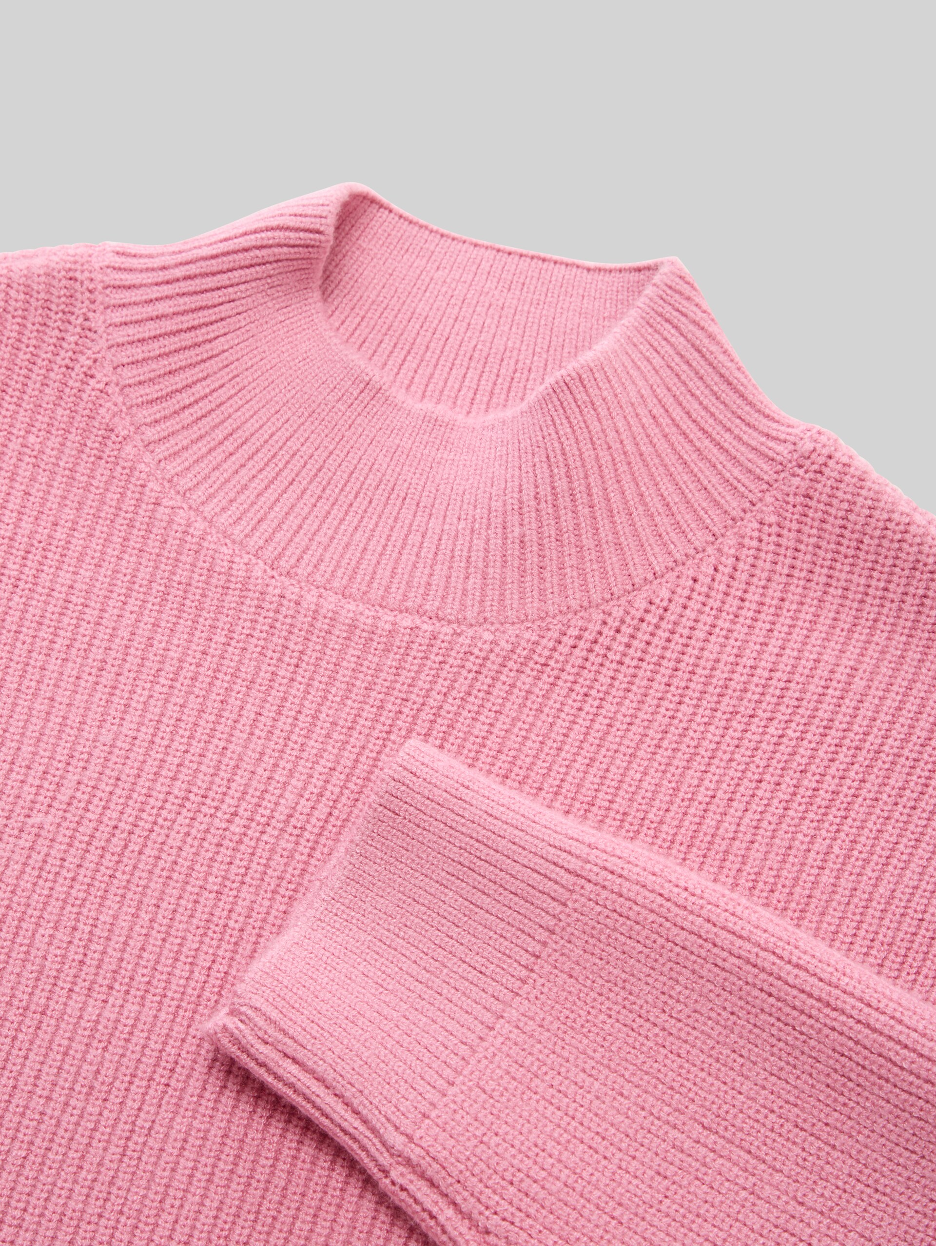 Turtleneck pullover made of knit - soft tulip - Detail model view
