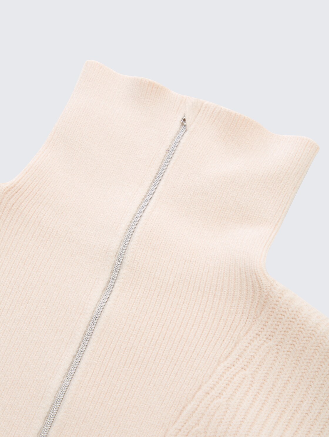 Cropped Troyer Strickpullover - soft cream beige - Detail-Model-Ansicht