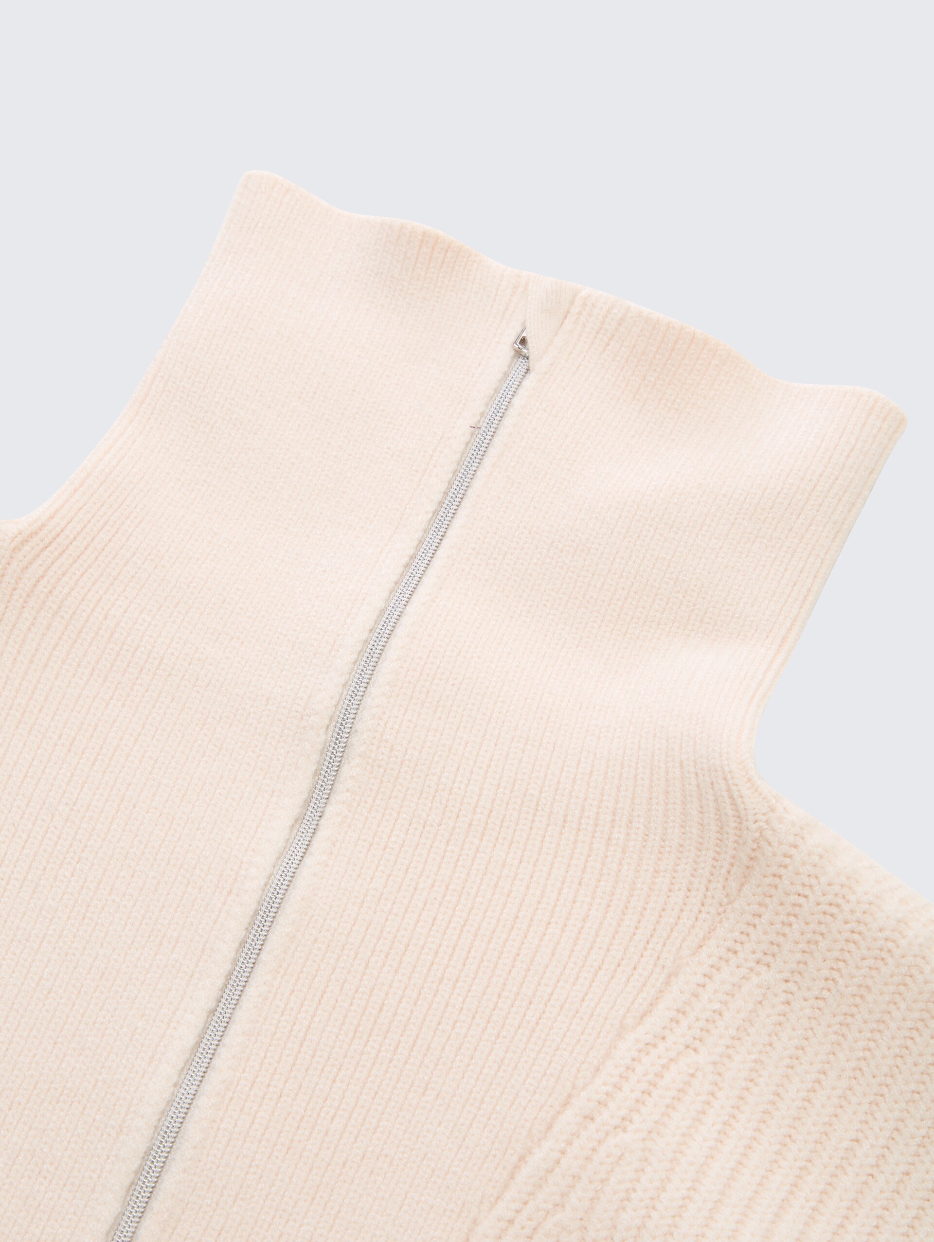 Cropped Troyer Strickpullover - soft cream beige - Detail-Model-Ansicht