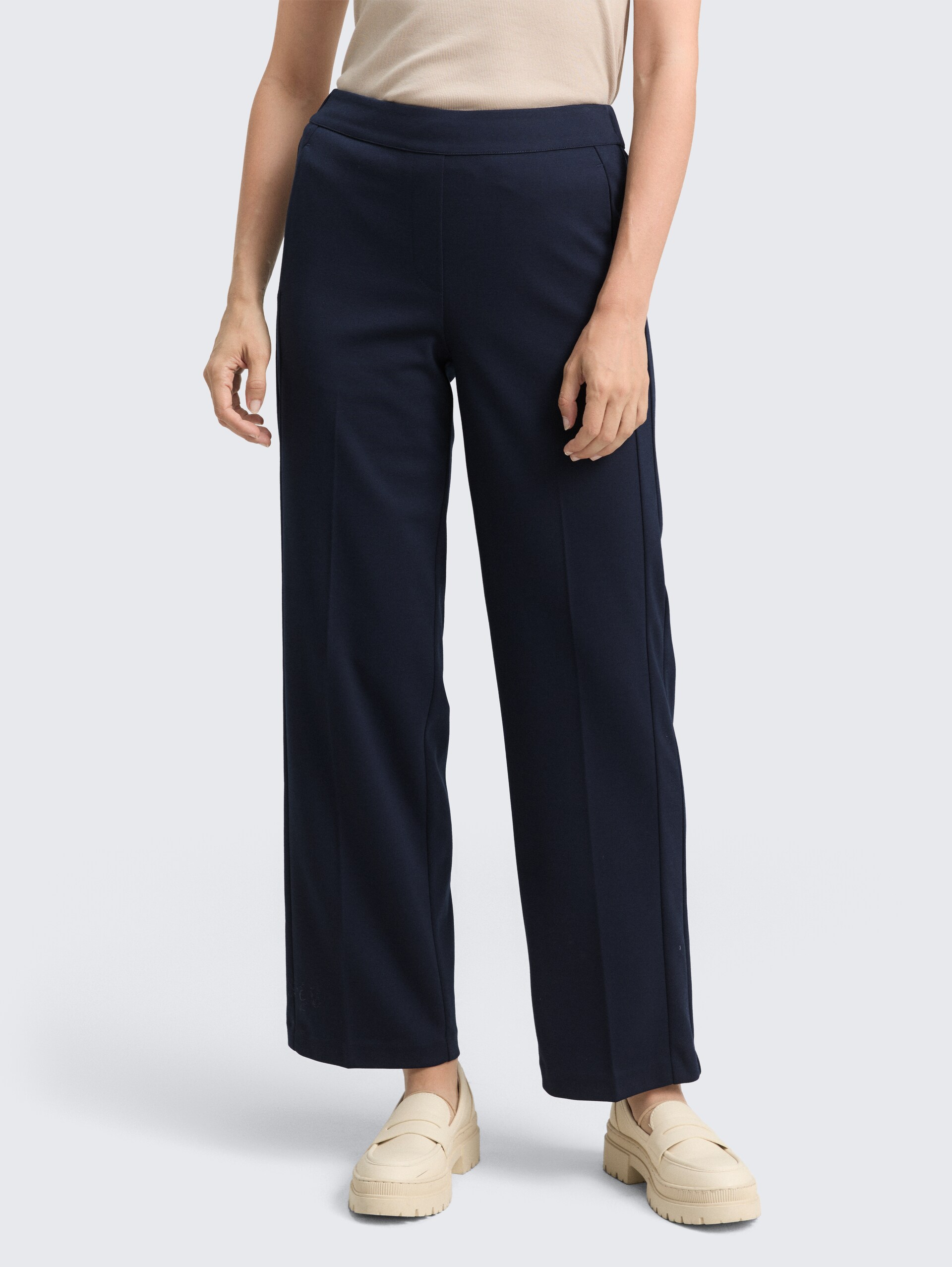 TTMIA STRAIGHT Hose - sky captain blue - Ausschnitt Model-Vorderansicht