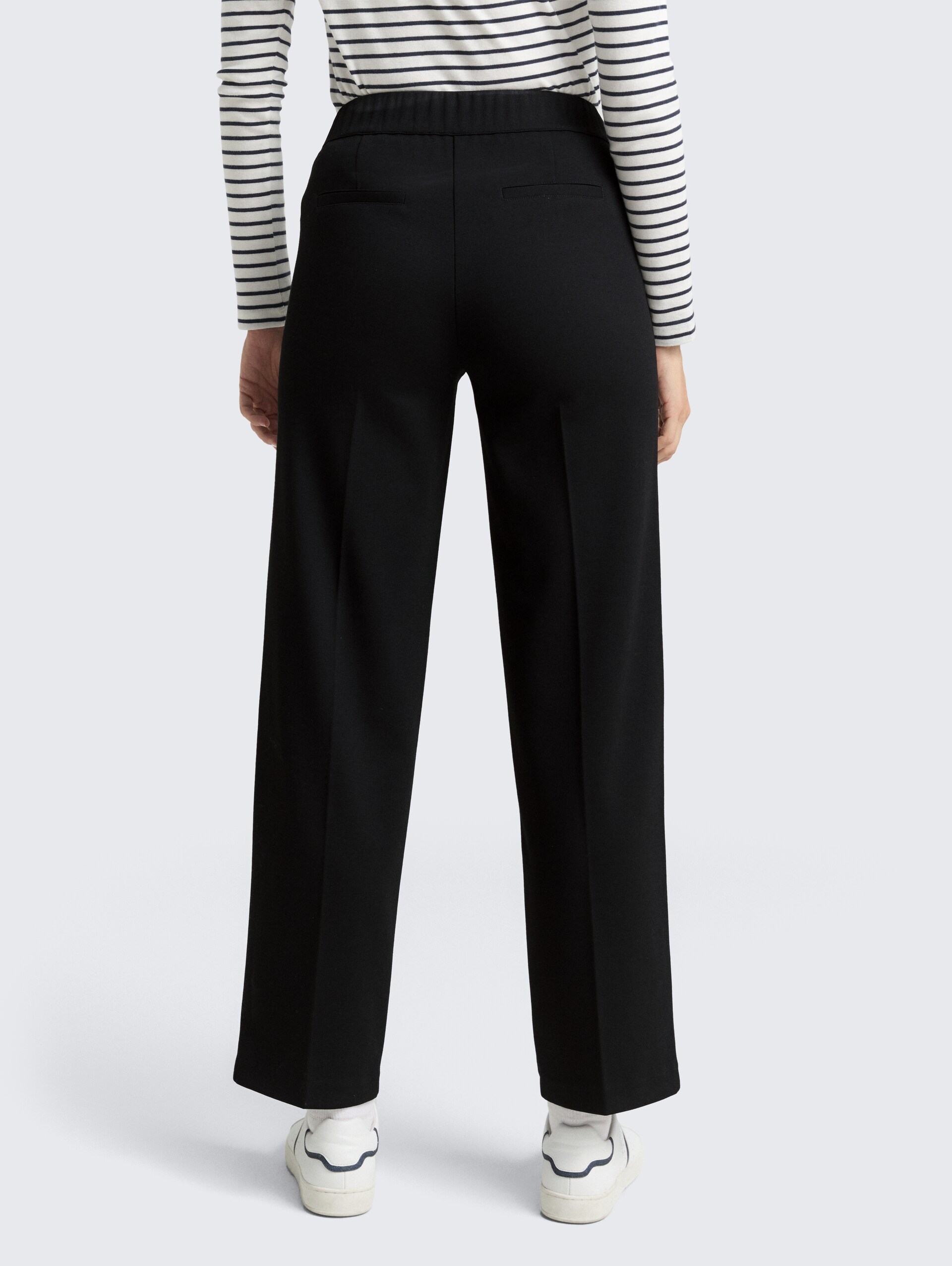 TTMIA STRAIGHT broek - deep black - Neklijn model-achteraanzicht