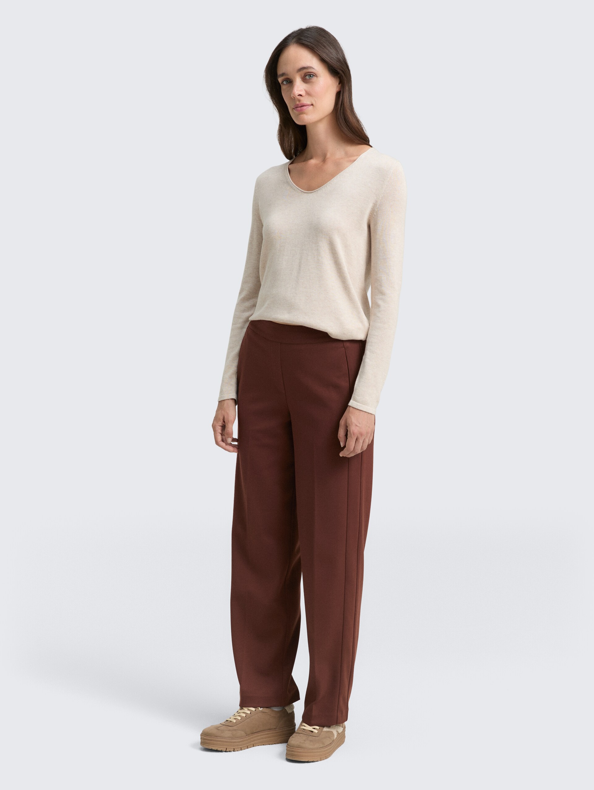 TTMIA STRAIGHT Hose - dark pecan brown - Model-Vorderansicht