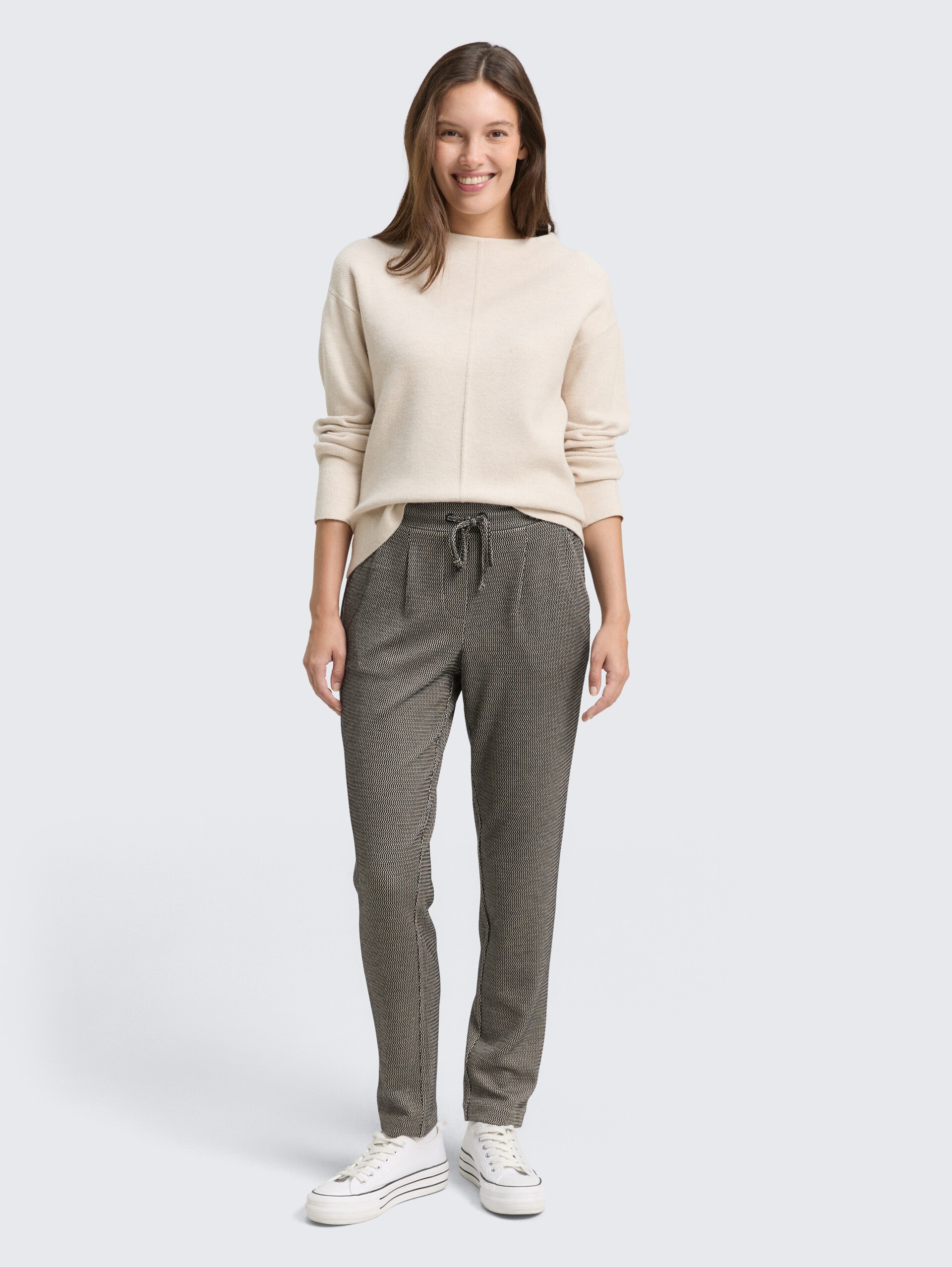 Loose Slim Jacquard Hose mit Kordelzug - black beige wave structure - Model-Vorderansicht