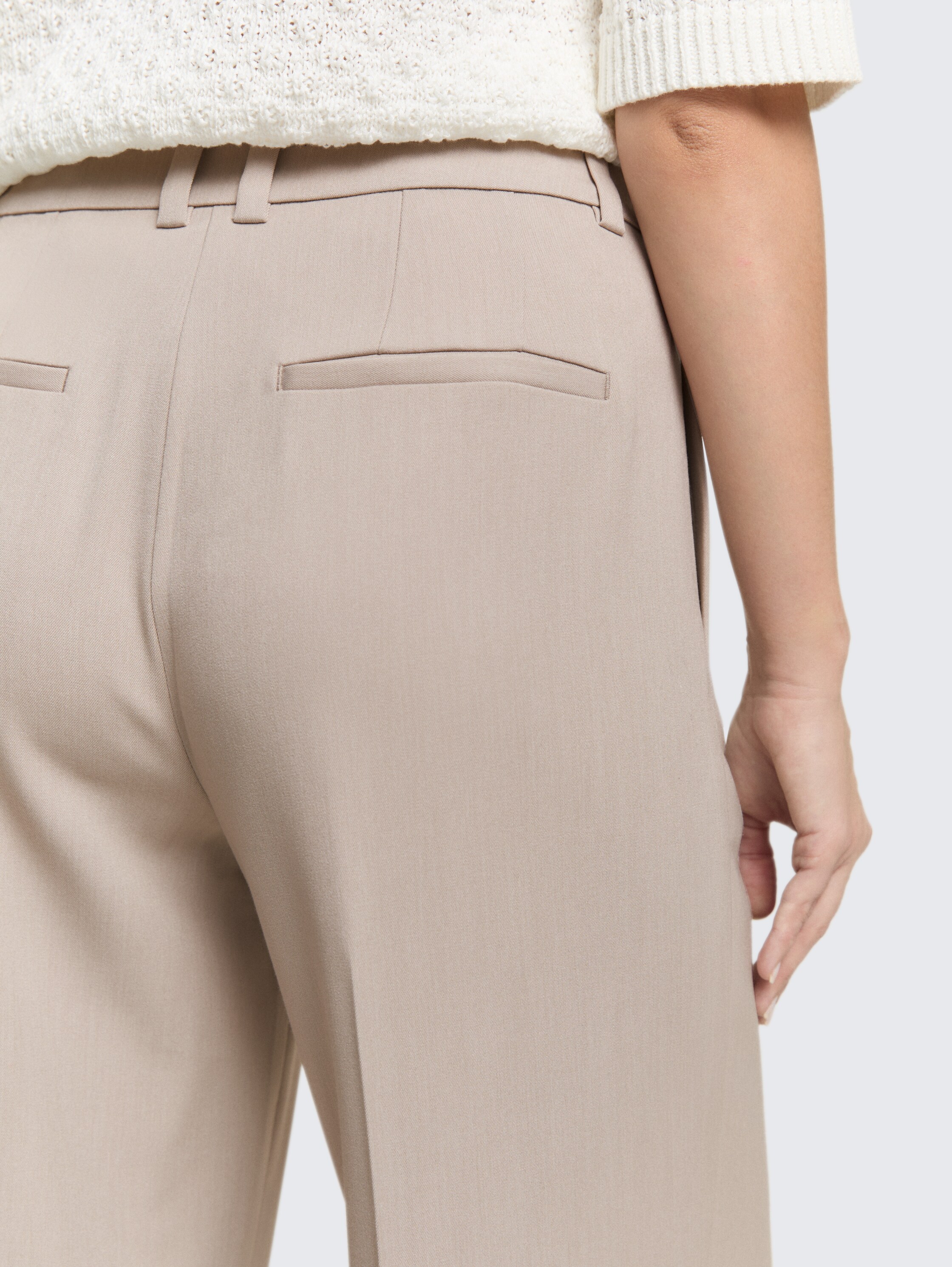 TTLEA WIDE Hose mit Bügelfalte - soft taupe grey melange - Detail-Model-Ansicht