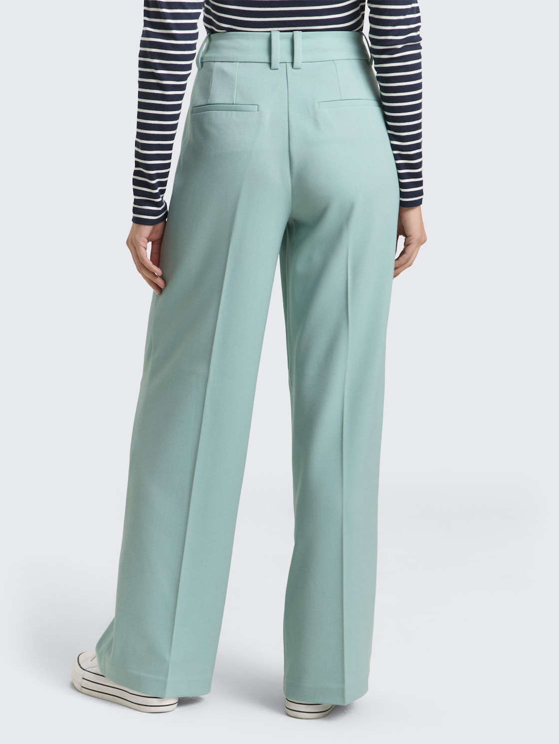 TTLEA WIDE Hose mit Bügelfalte - blue haze melange - Auschnitt Model-Rückansicht