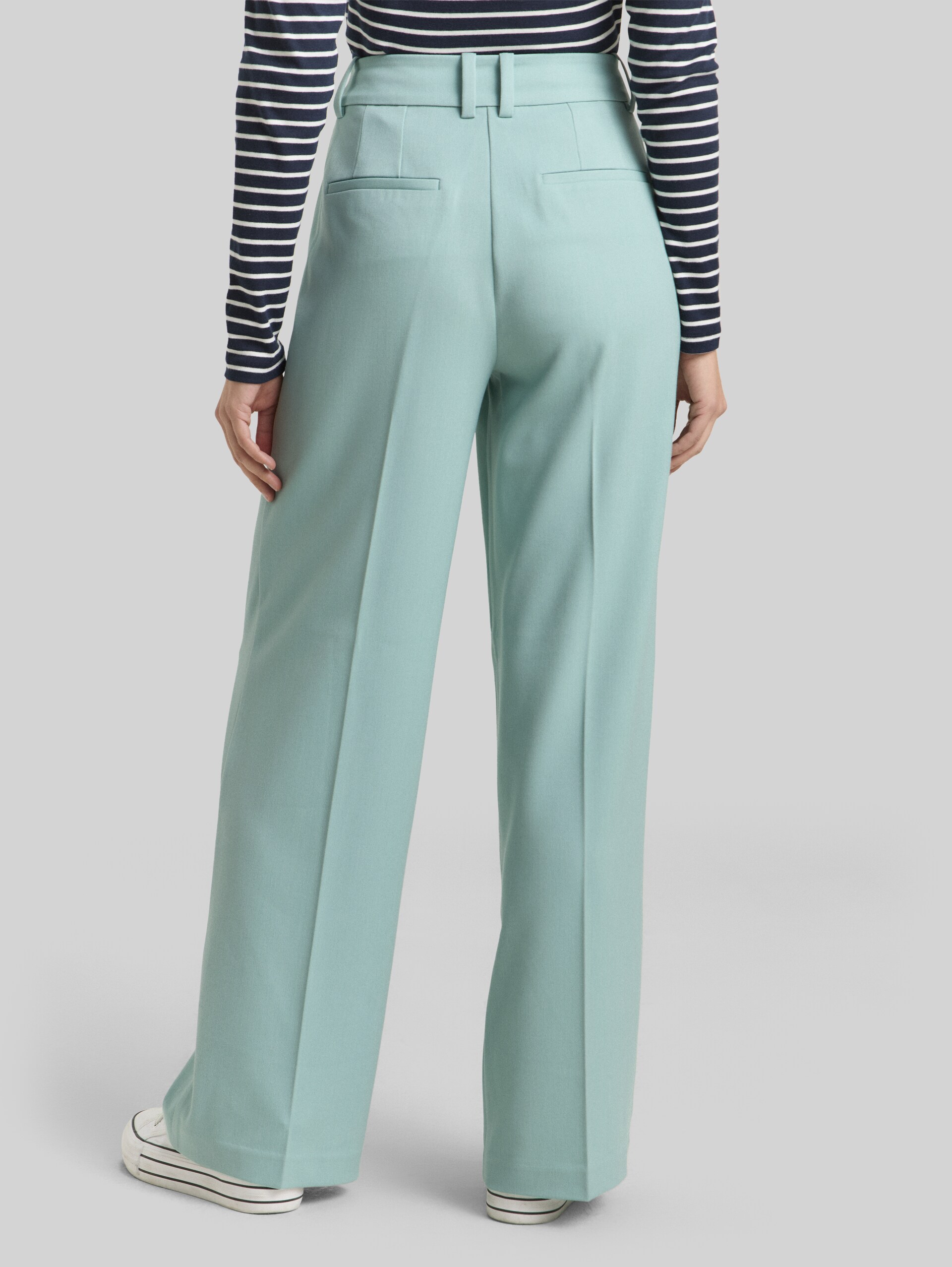 TTLEA WIDE Trousers with crease - blue haze melange - Neckline model-back view