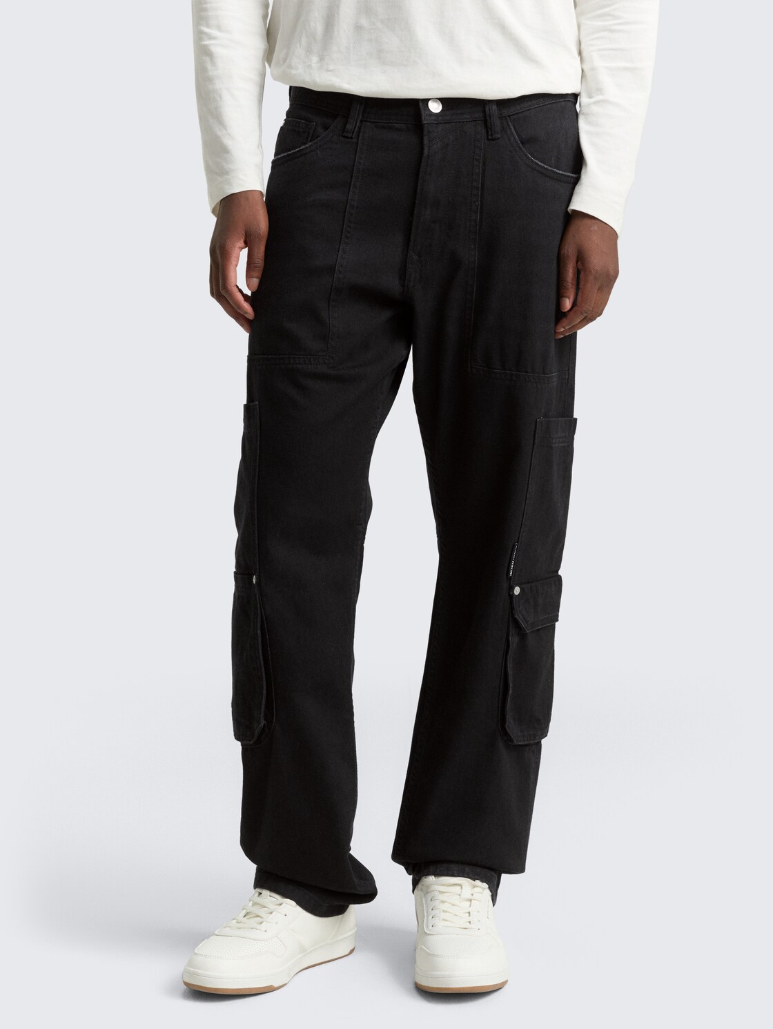 TTWAYLEN RELAXED Cargo Jeans - dark stone black black denim - Ausschnitt Model-Vorderansicht
