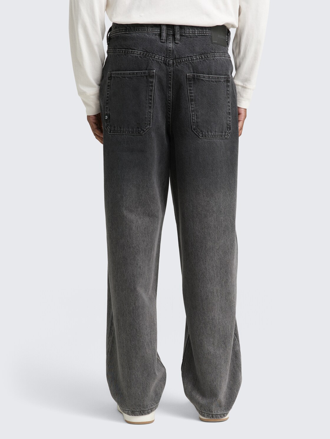 TTELLIOT BAGGY Jeans - black grey gradient denim - Auschnitt Model-Rückansicht