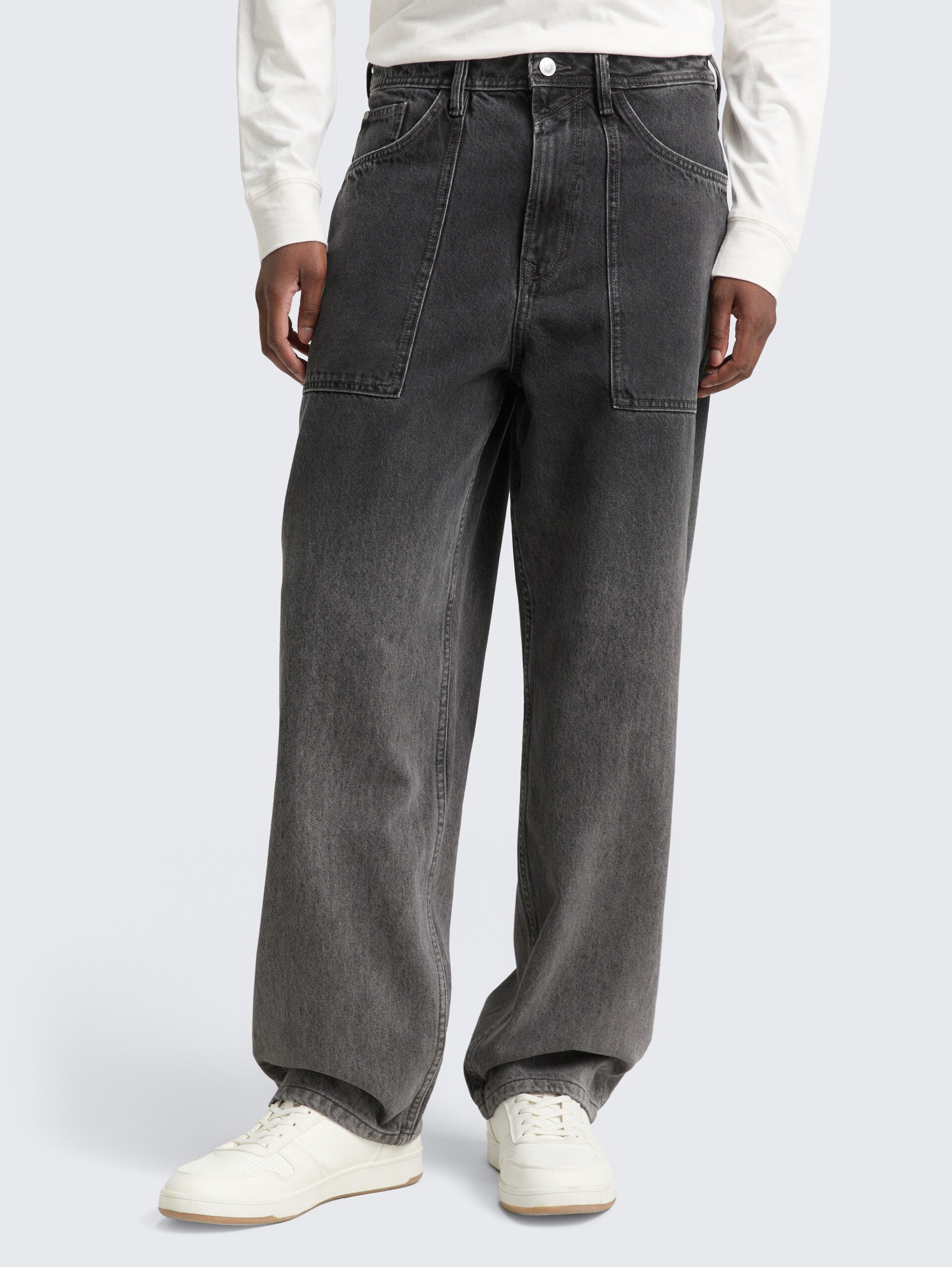 TTELLIOT BAGGY Jeans - black grey gradient denim - Ausschnitt Model-Vorderansicht