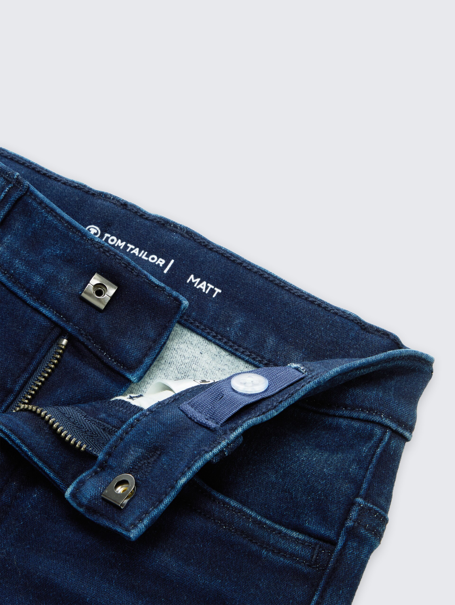 Skinny Fit Jeans mit Stretch - dark blue denim - Detail-Model-Ansicht