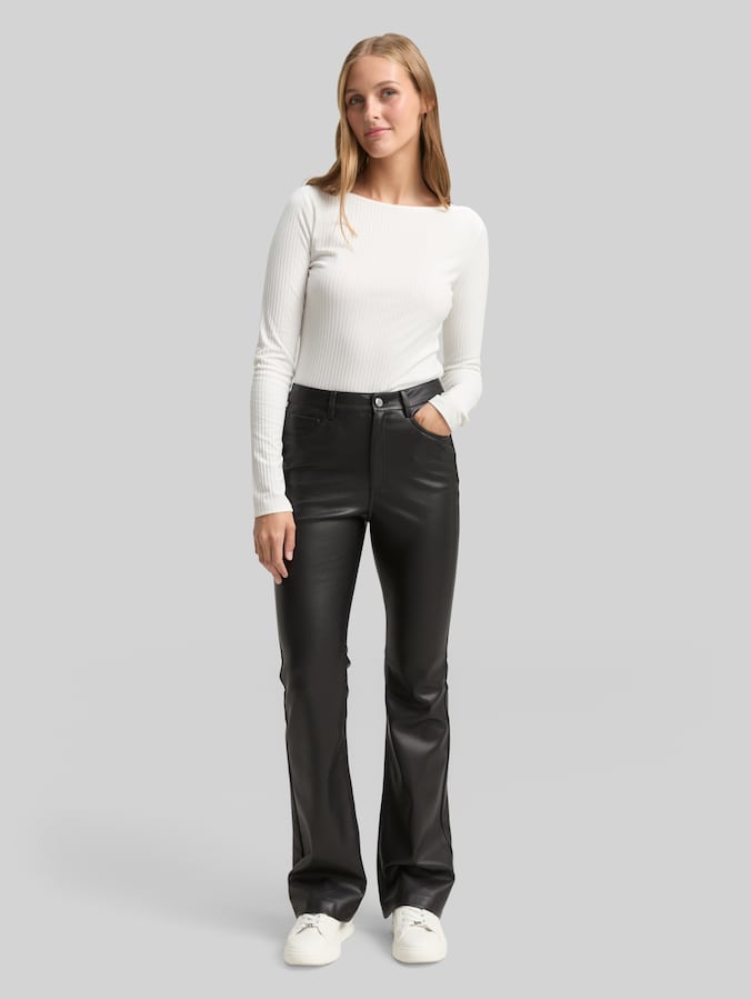 Flared Hose in Lederoptik von Denim Female, deep black