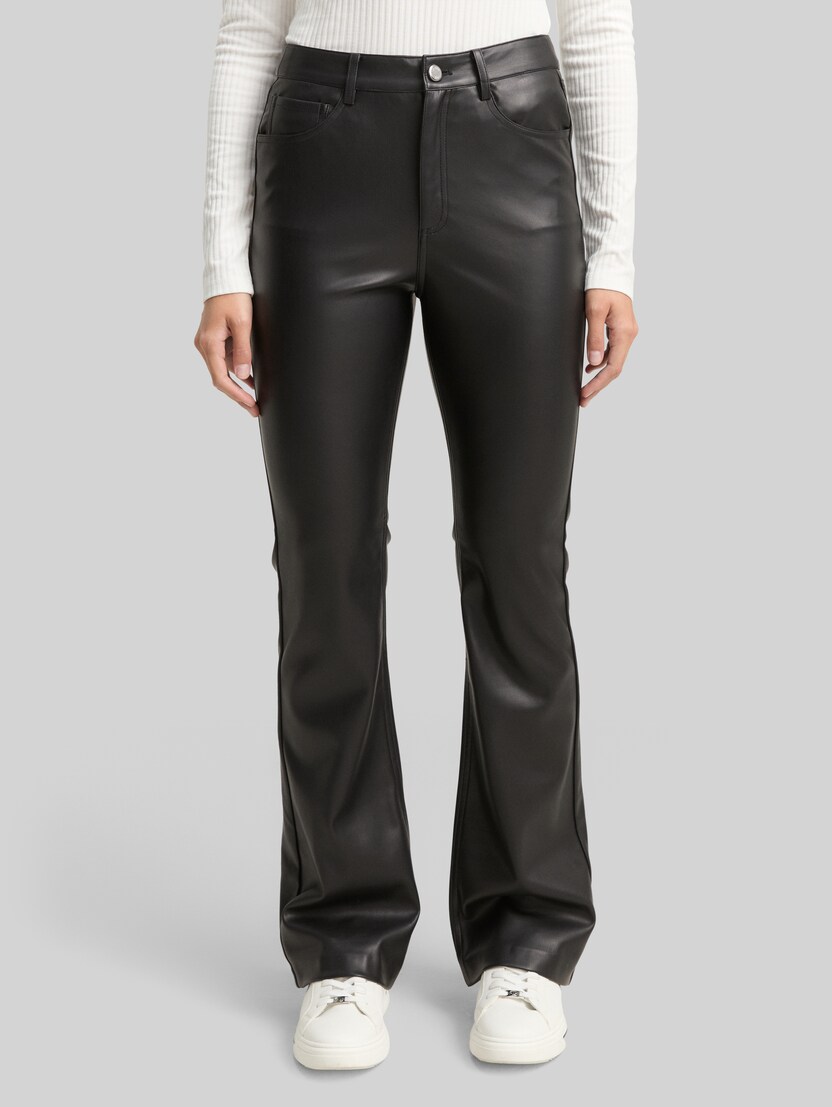 Flared broek in leerlook door Denim Female, deep black