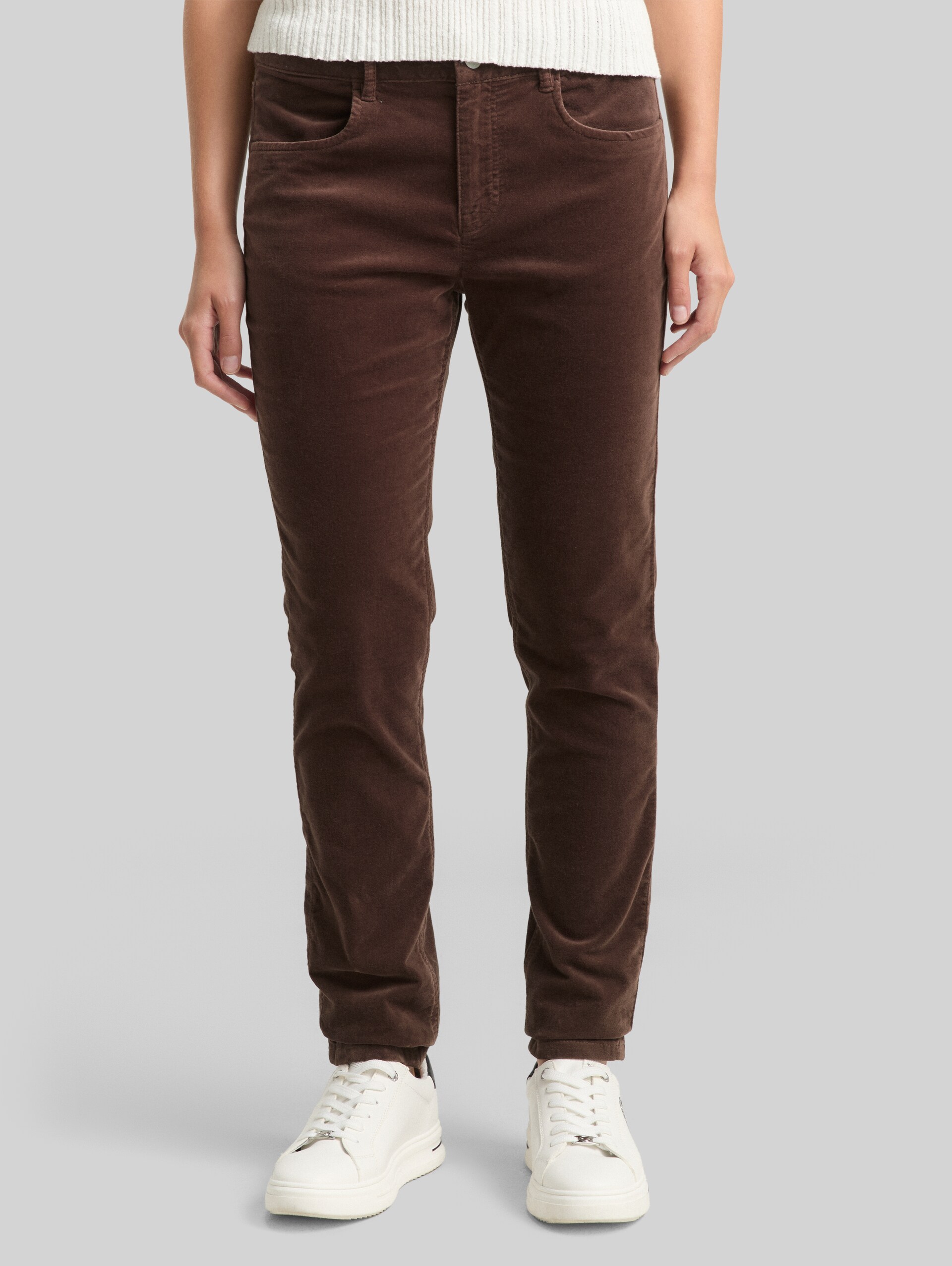 TTNELA EXTRA SKINNY Samthose - soft chocolate brown - Ausschnitt Model-Vorderansicht