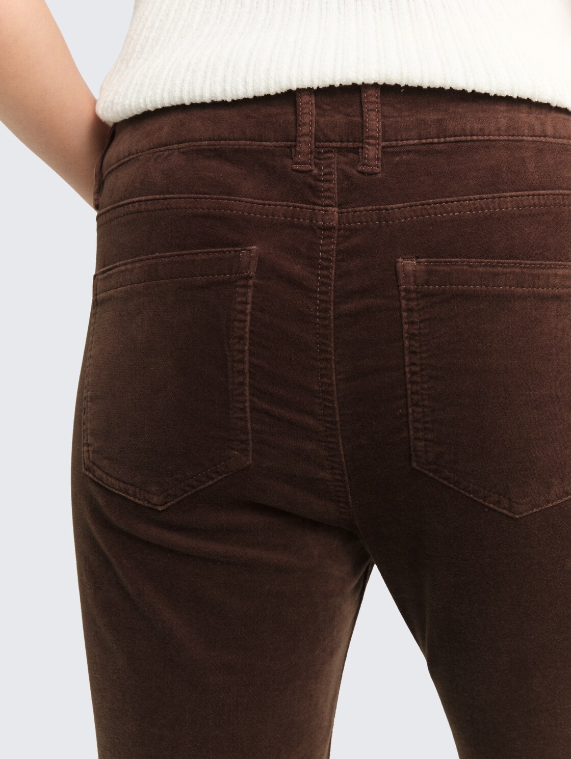 TTNELA EXTRA SKINNY Samthose - soft chocolate brown - Detail-Model-Ansicht