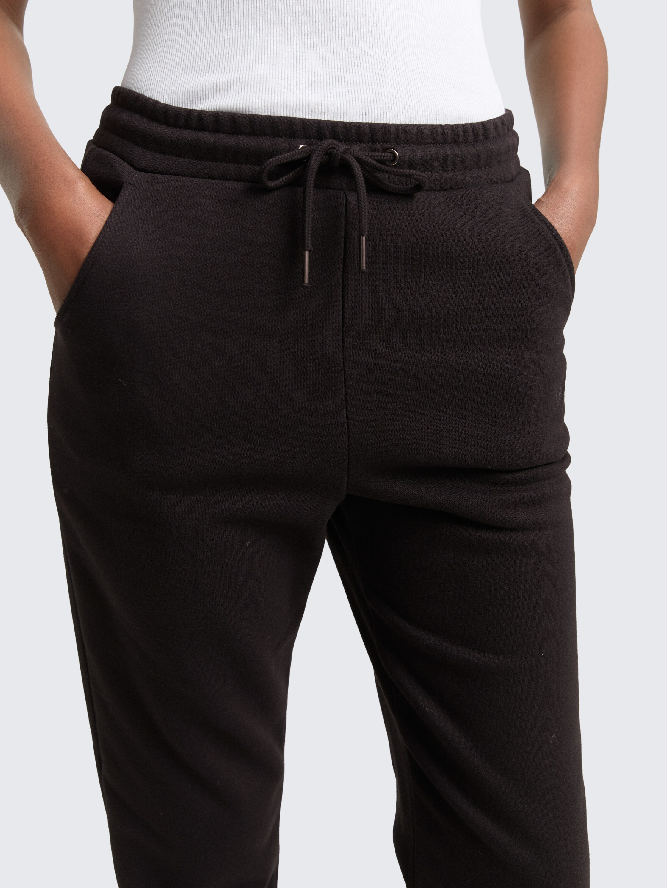 Jogginghose mit Glitzer-Stickerei - deep_black_1 - 