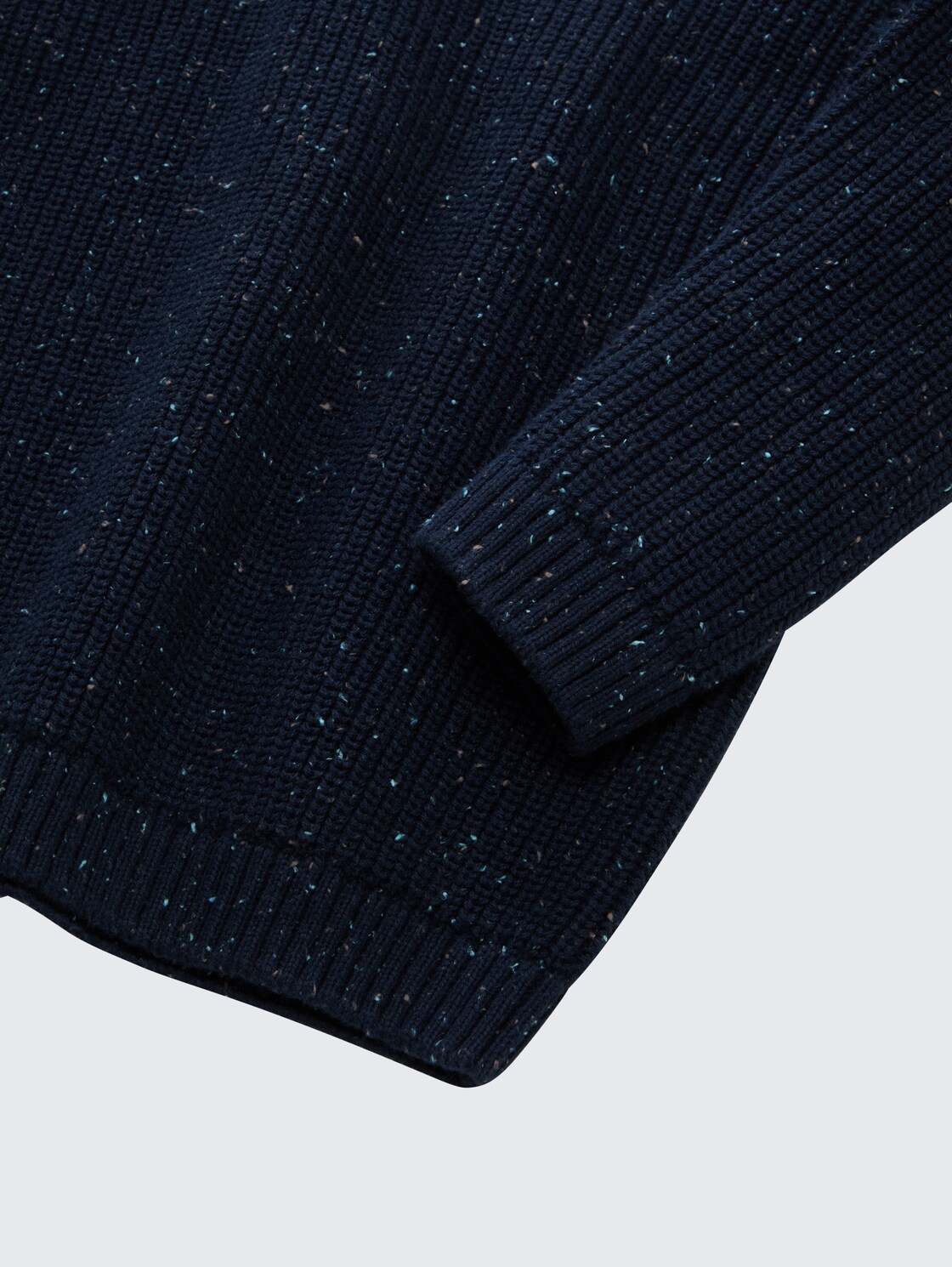 Strickpullover aus Noppengarn - sky captain blue - Detail-Model-Ansicht