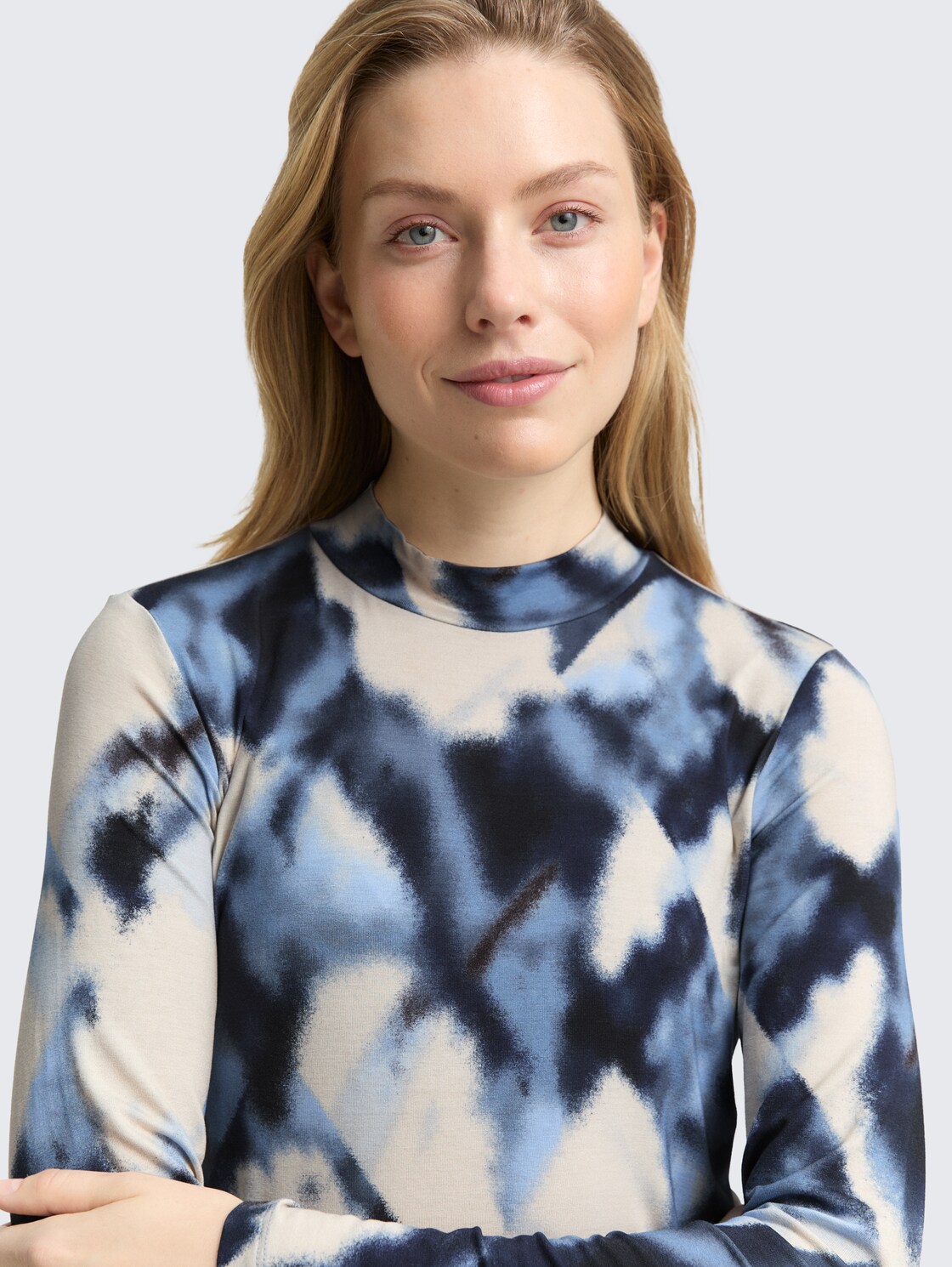 Slim Fit Langarmshirt mit Muster - blue blurry argyle - Detail-Model-Ansicht