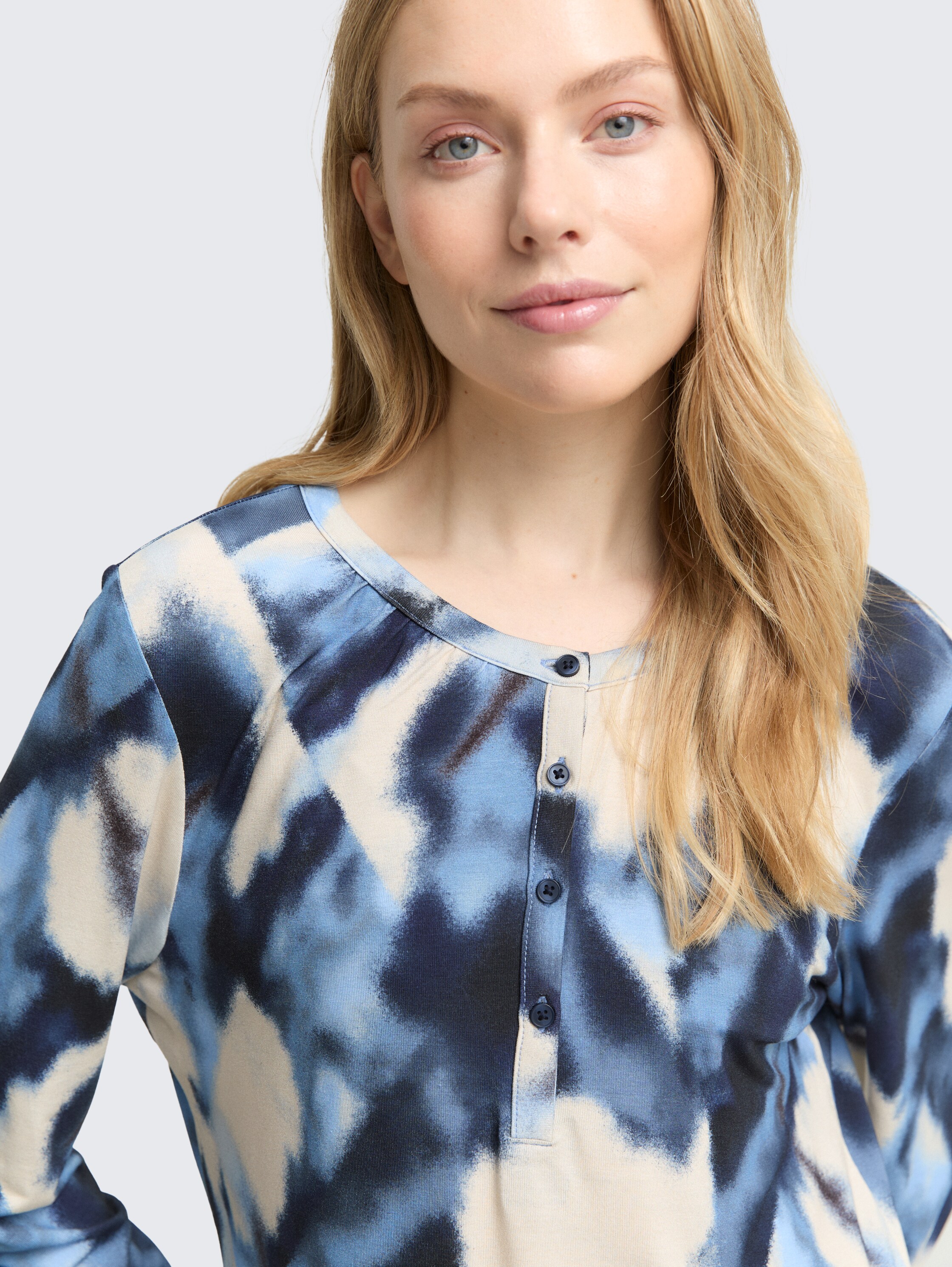 Blusenshirt mit Muster - blue_blurry_argyle - 