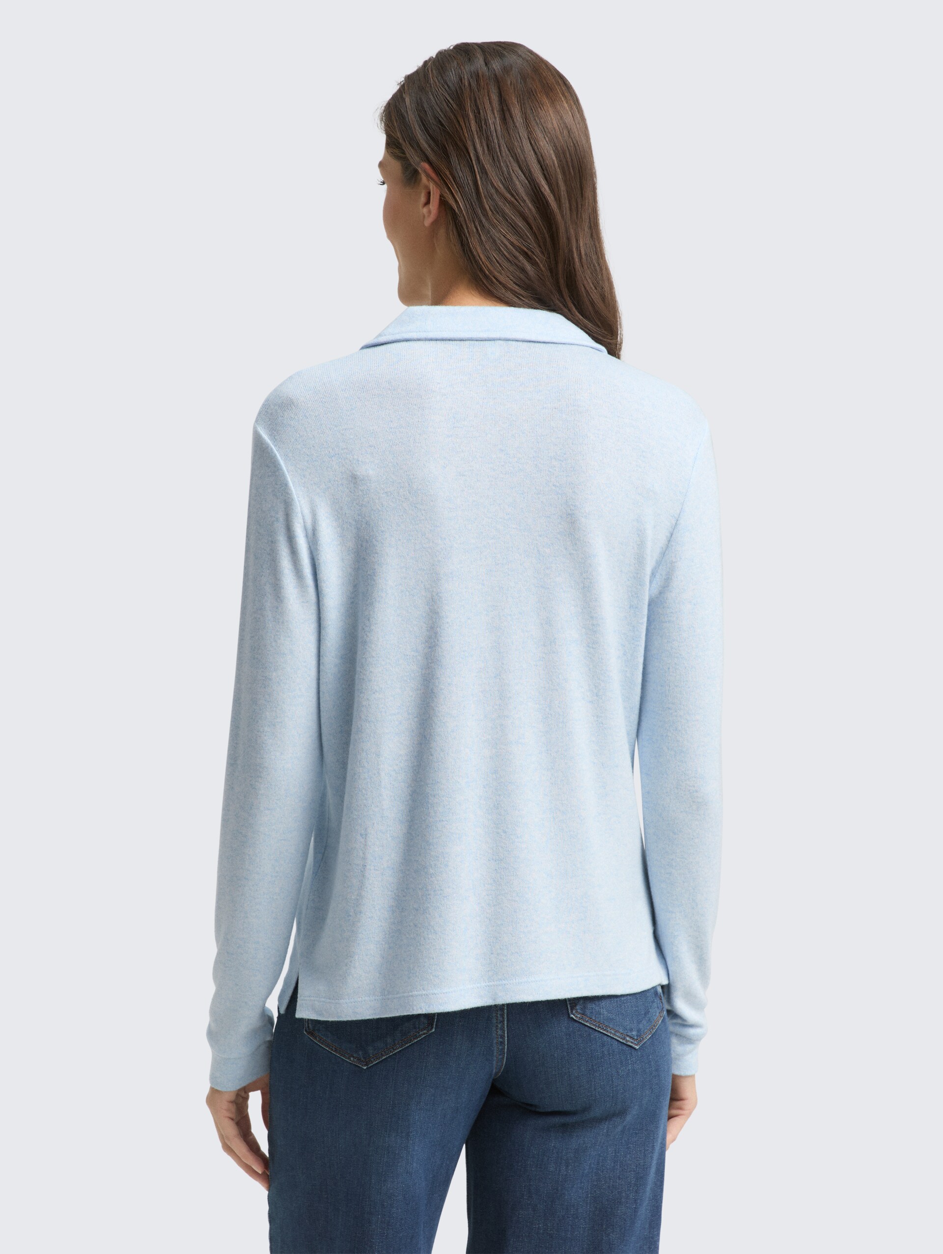 Cosy Langarmshirt mit Polokragen - light fjord blue melange - Auschnitt Model-Rückansicht