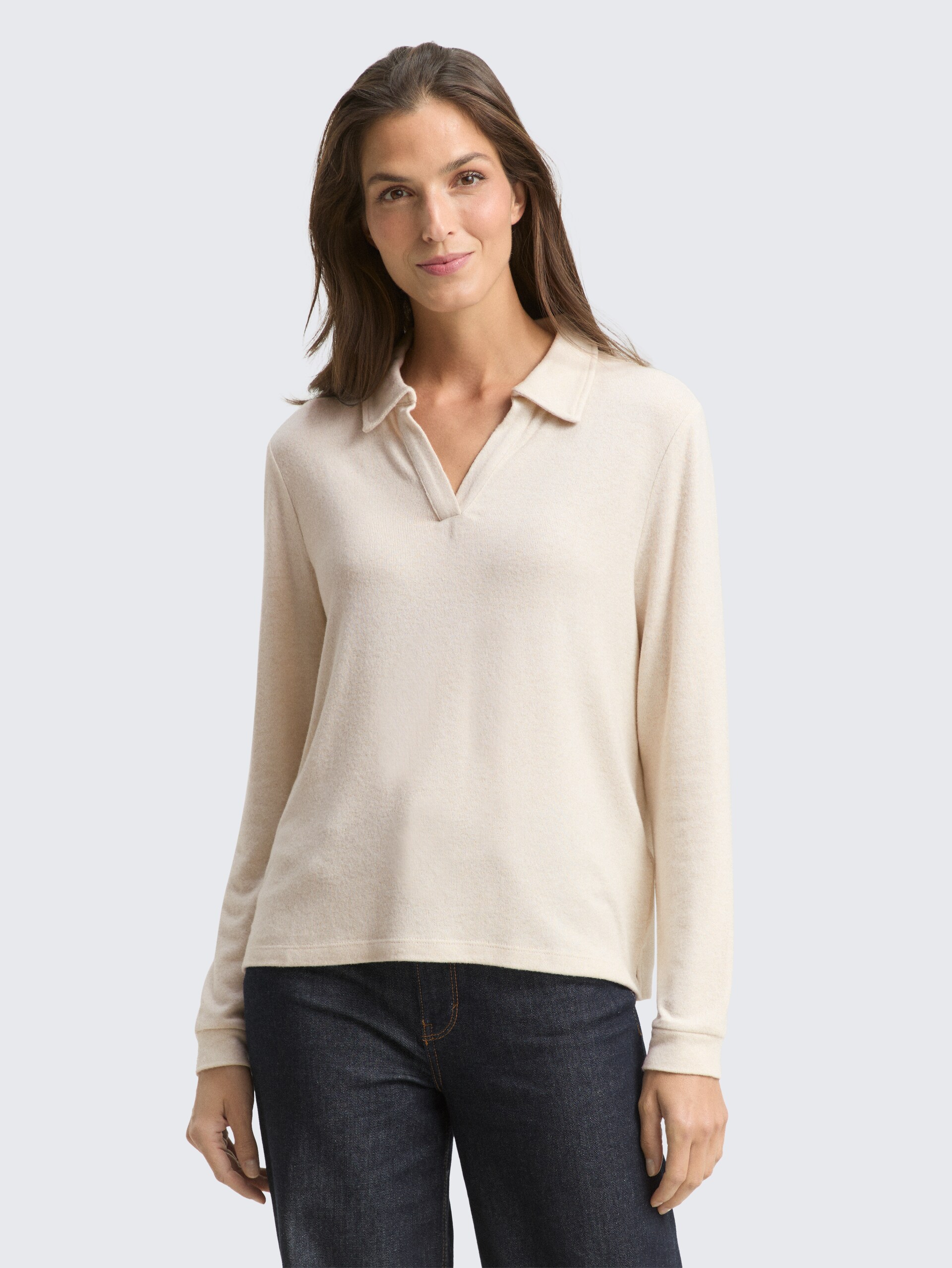 Cosy Langarmshirt mit Polokragen - sand stone beige melange - Ausschnitt Model-Vorderansicht