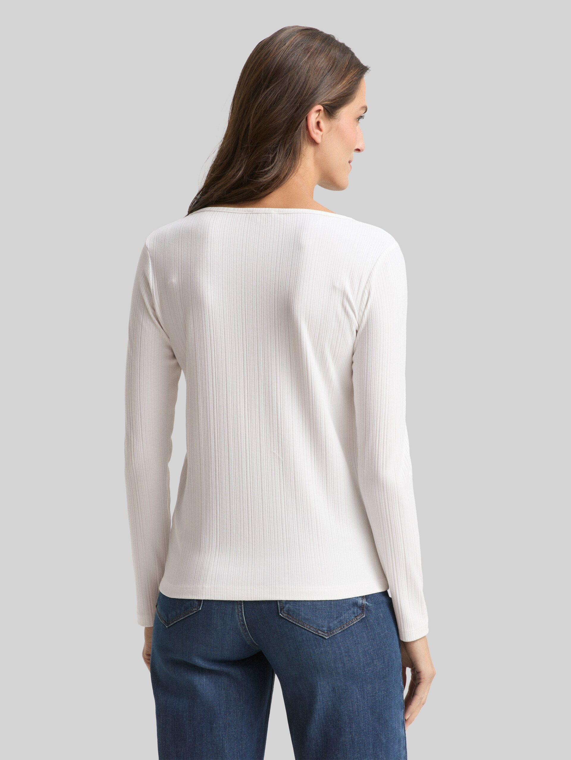 Slim fit Henley long-sleeved shirt - Whisper White - Neckline model-back view